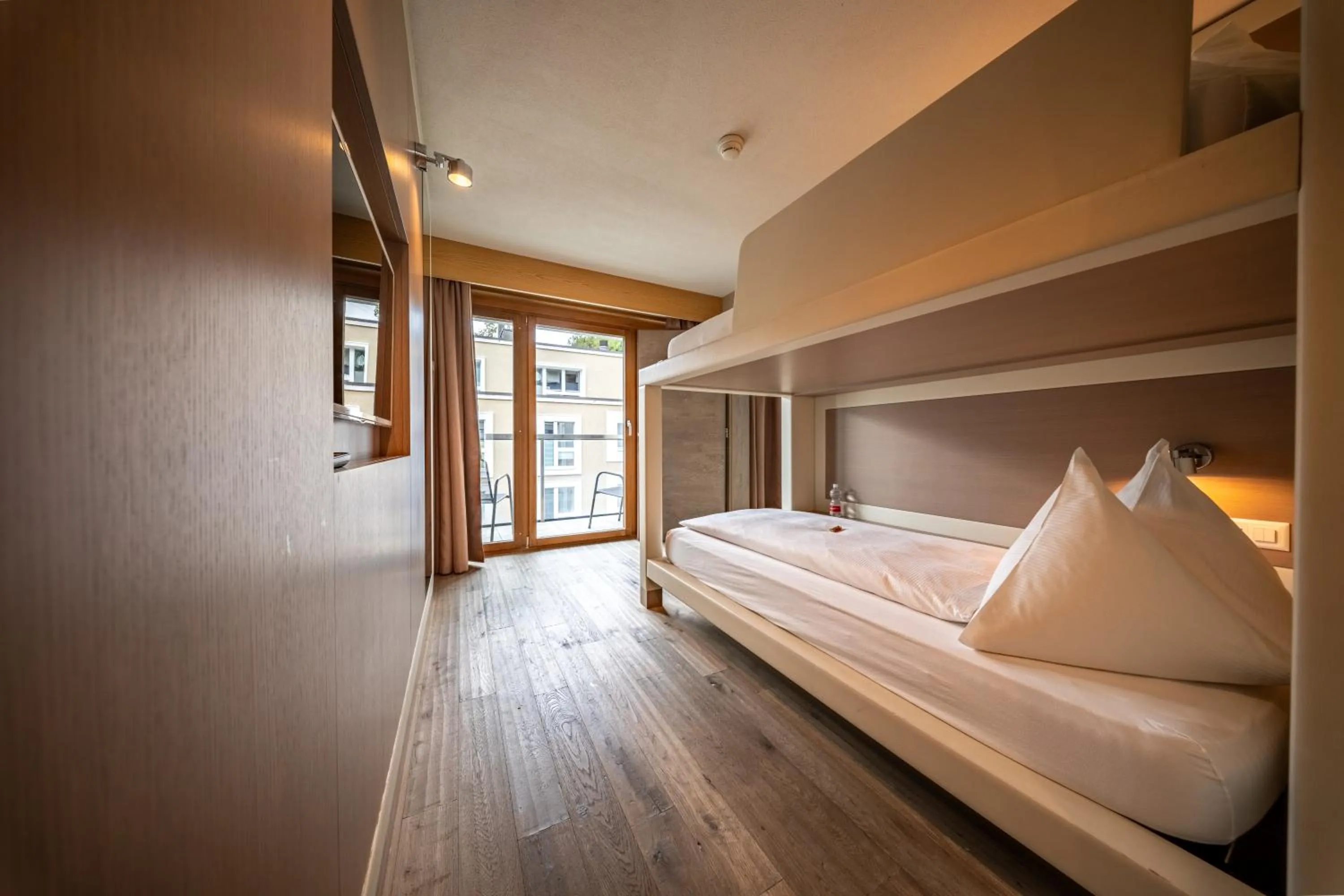 Breakfast, Bed in Hotel Piz St. Moritz