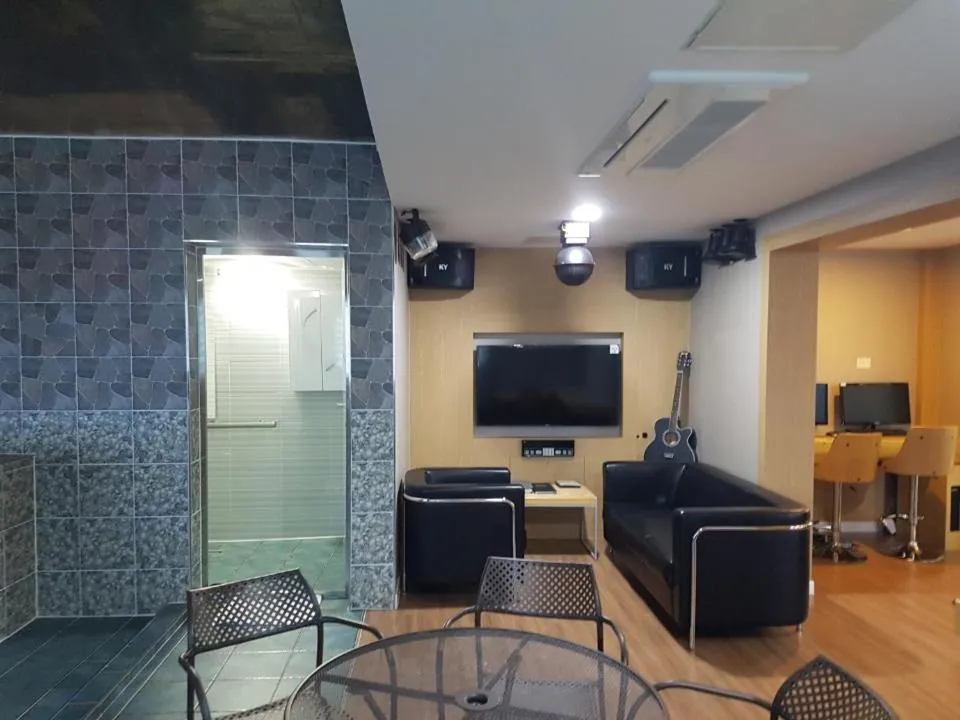 No.1 New Yorker Hotel