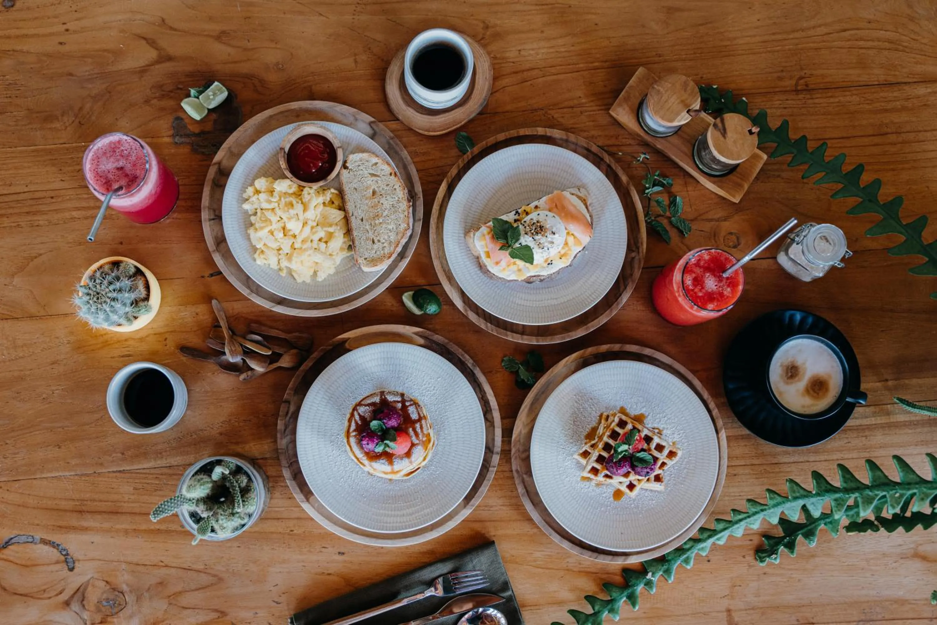 Restaurant/places to eat in Dragon Dive Komodo Dive Resort