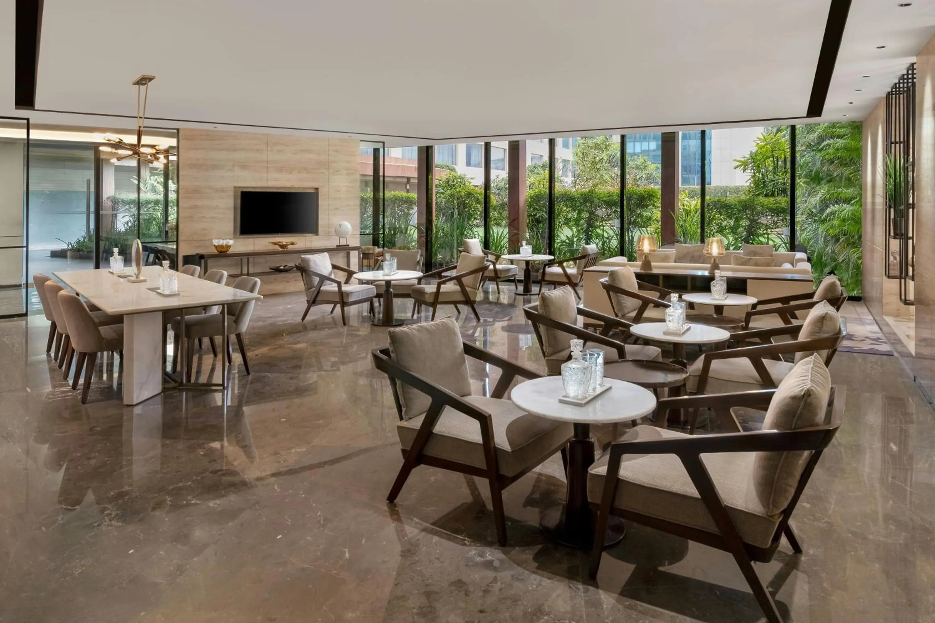 Lounge or bar in Courtyard by Marriott Mumbai International Airport