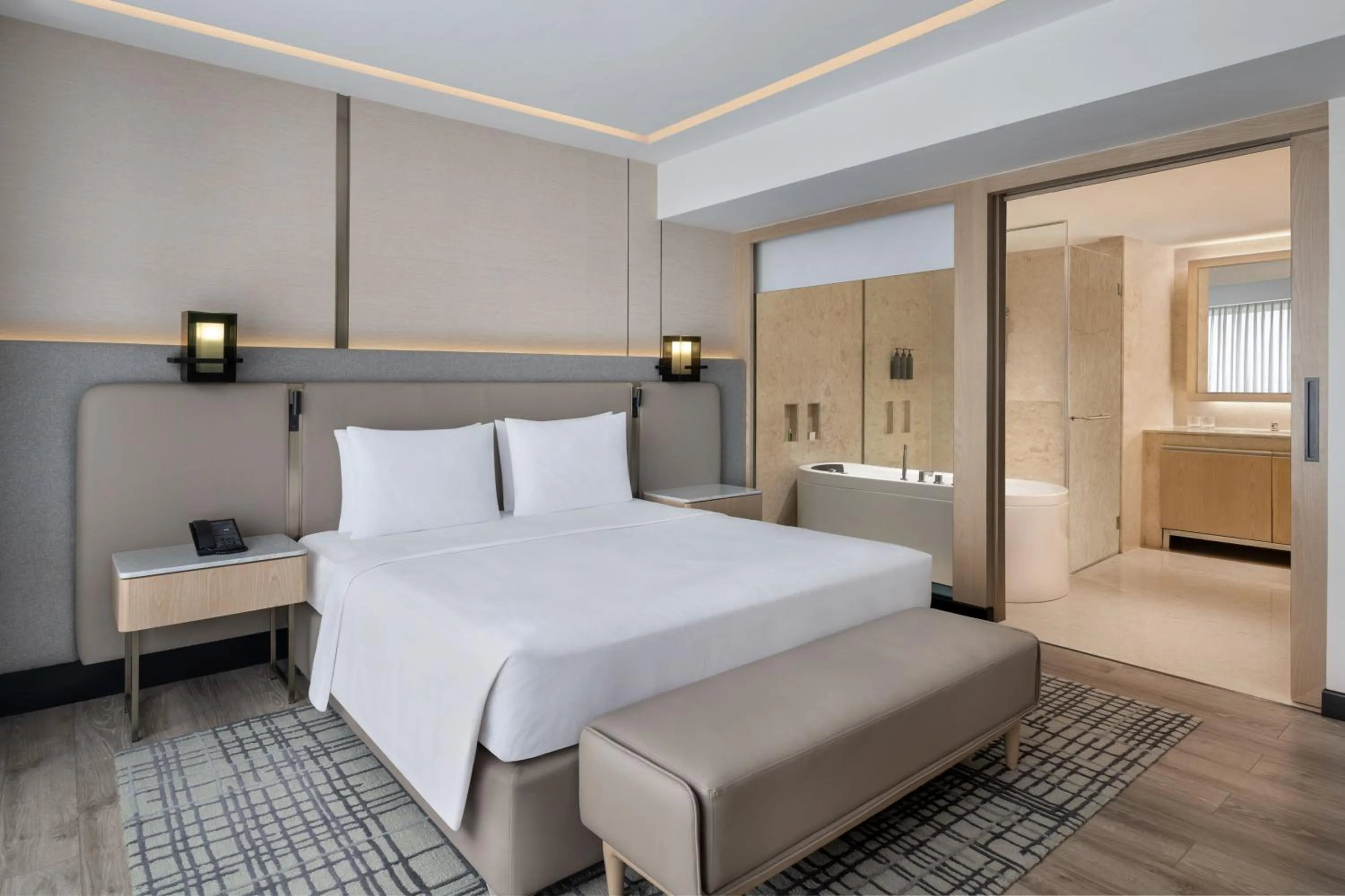 Bed in Courtyard by Marriott Mumbai International Airport