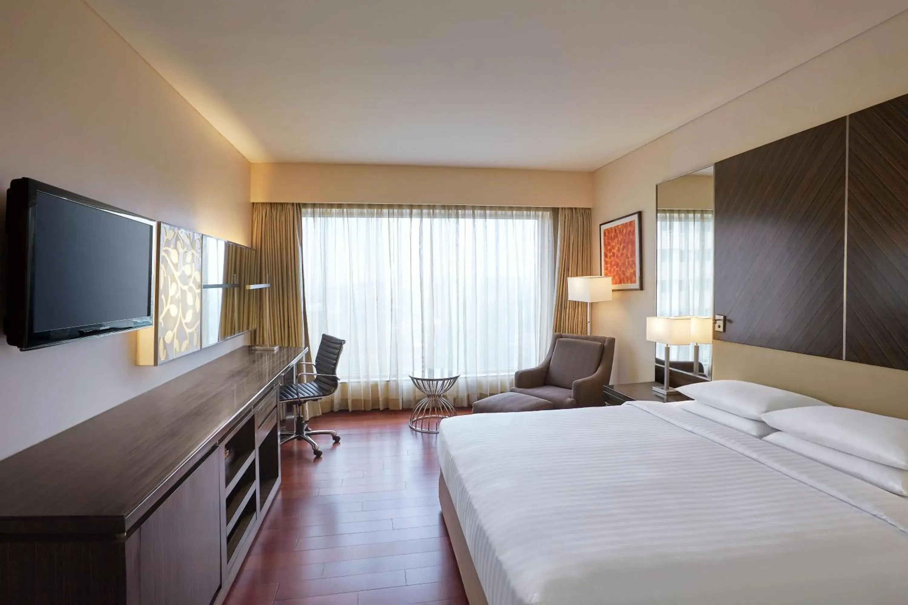 Deluxe King Room with City View - 15% off on Spa and 20% off on Laundry in Courtyard by Marriott Mumbai International Airport Deluxe King Room with City View - 15% off on Spa and 20% off on Laundry in Courtyard by Marriott Mumbai International Airport