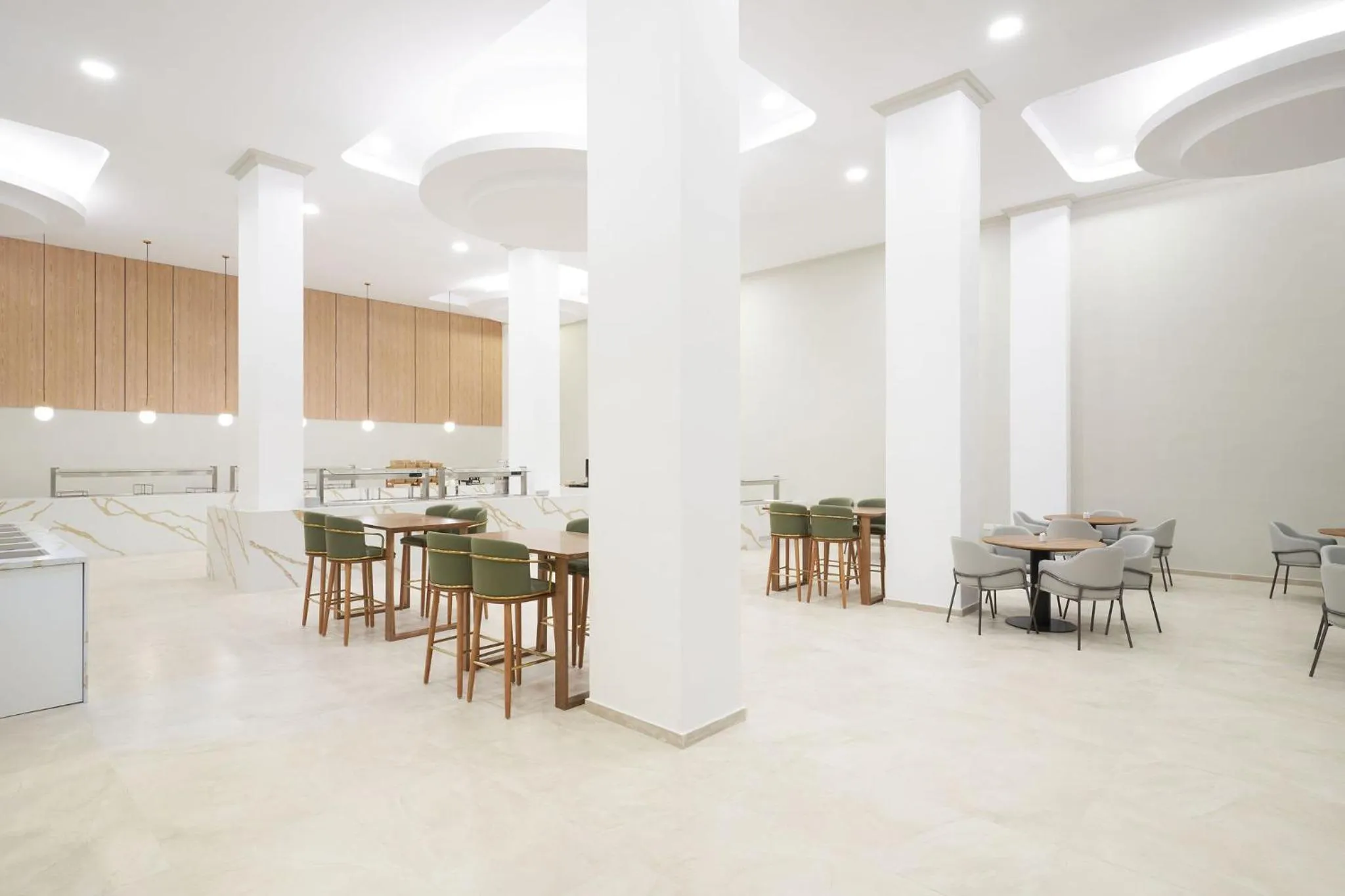 Restaurant/places to eat in Eleni Holiday Resort