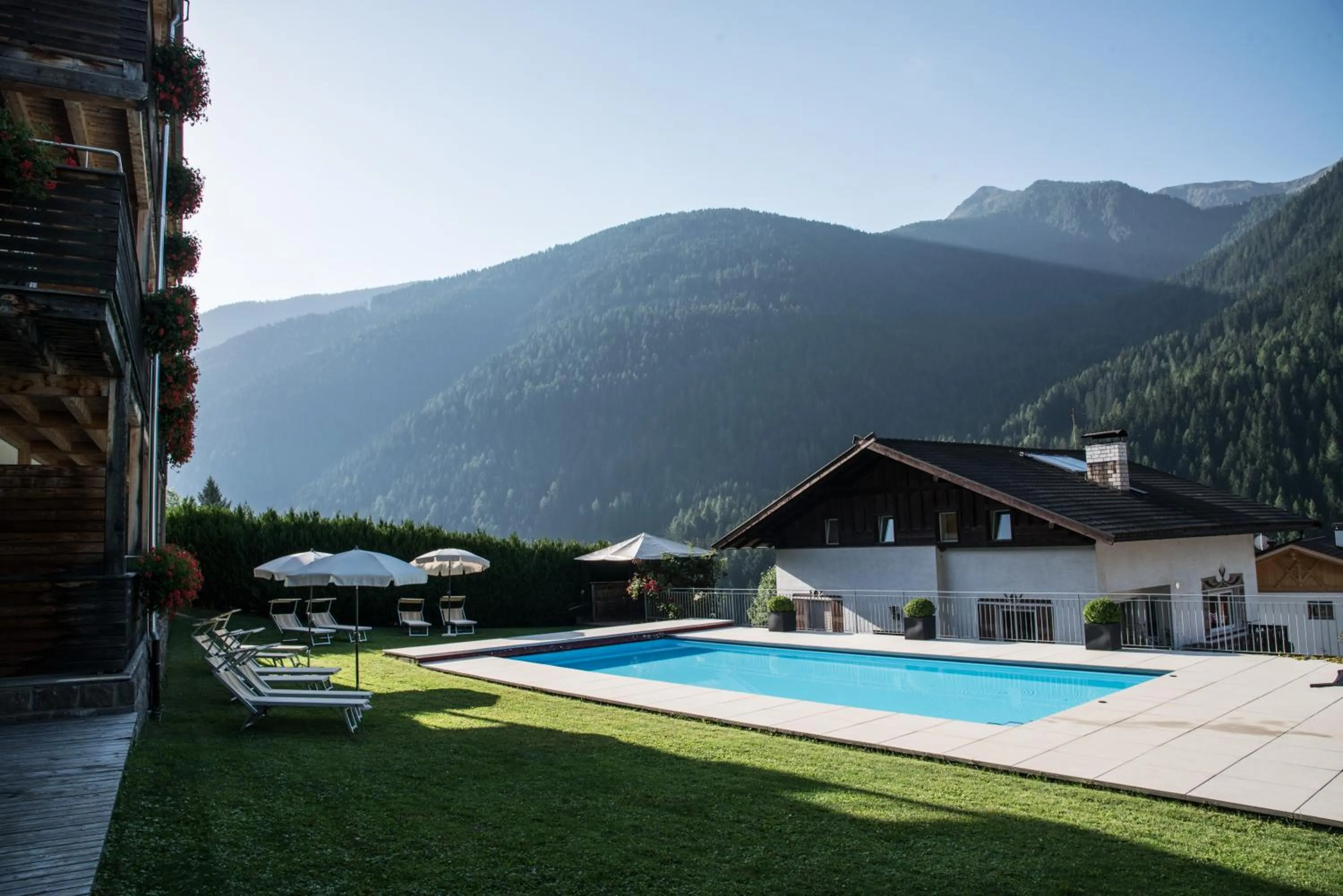 Swimming pool in Kreativ Hotel Landhaus Schweigl