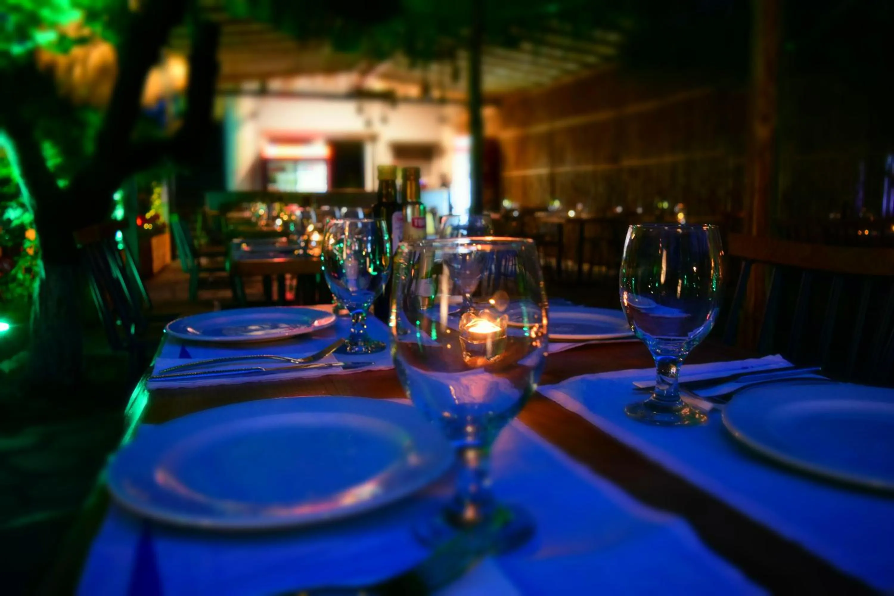 Restaurant/places to eat in Astri Hotel