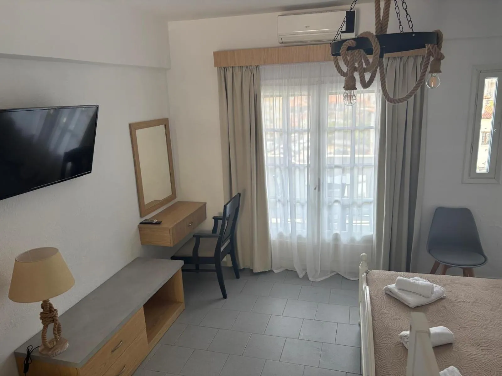 Astri Hotel
