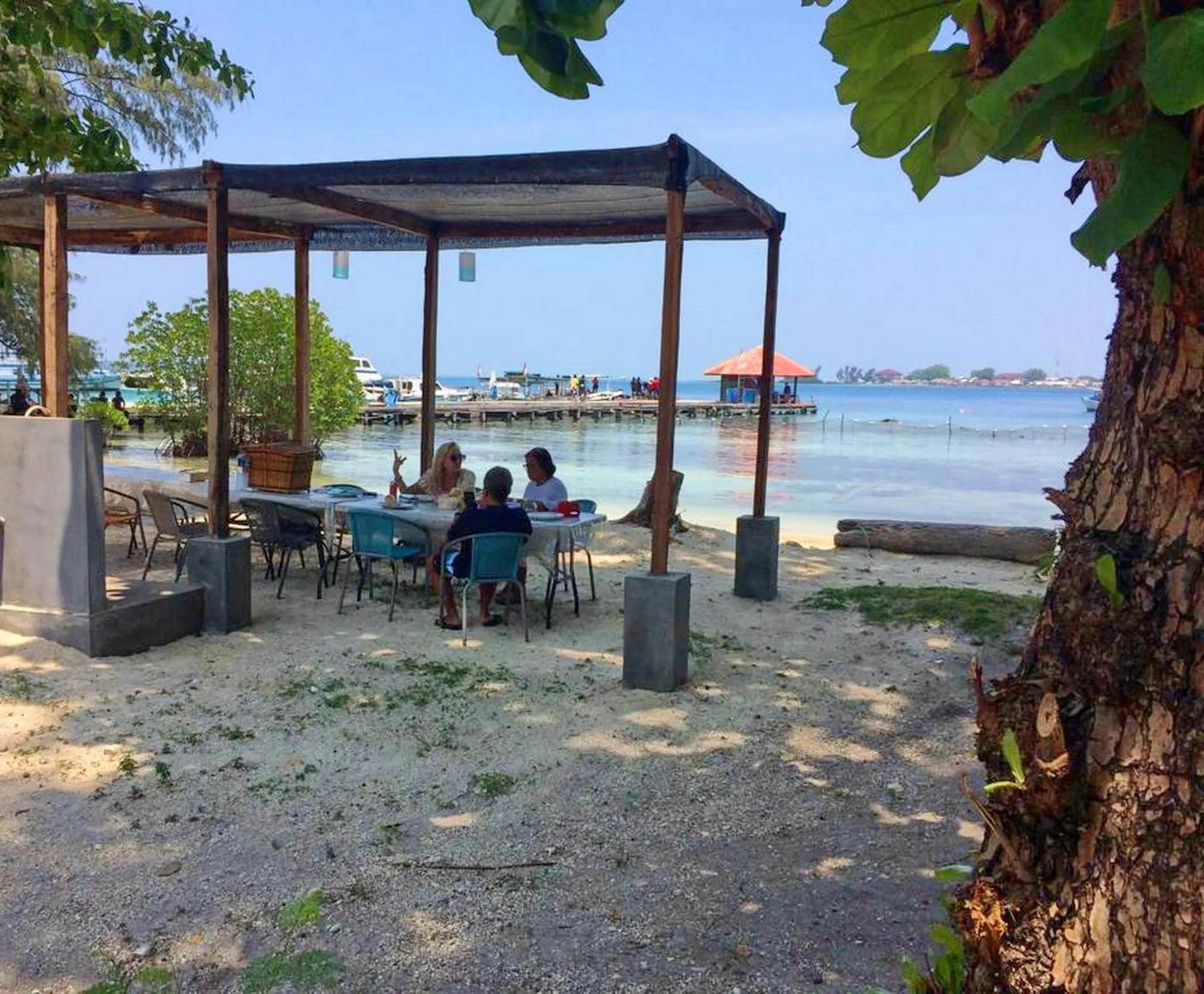 Restaurant/places to eat in Seribu Resort Thousand Island