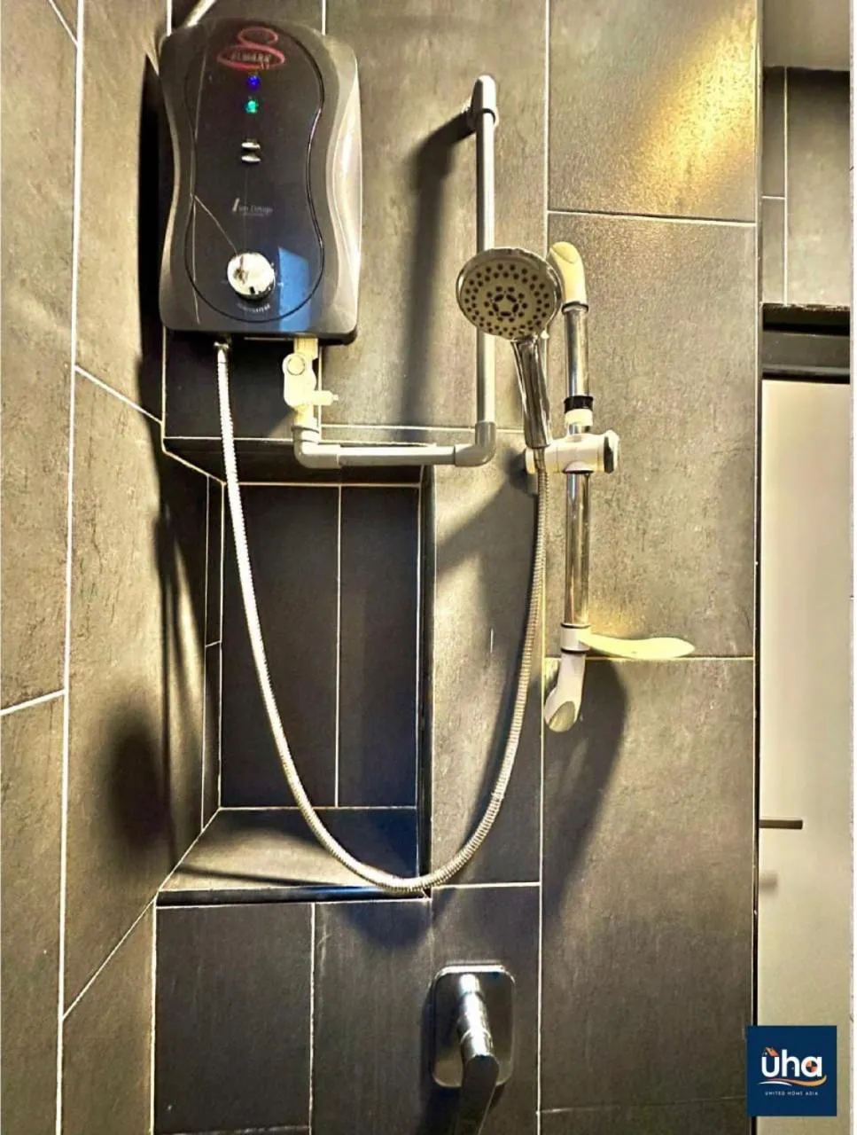 Shower in Cube 8 Teens Taman Mount Austin Apartment by UHA