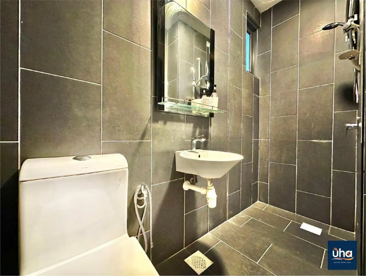 Shower in Cube 8 Teens Taman Mount Austin Apartment by UHA