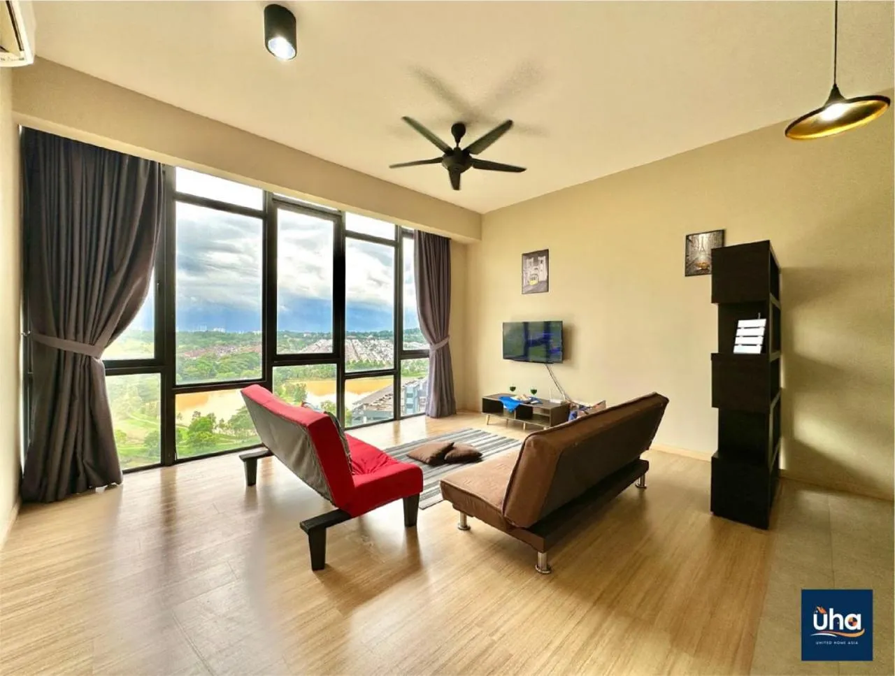 Natural landscape in Cube 8 Teens Taman Mount Austin Apartment by UHA