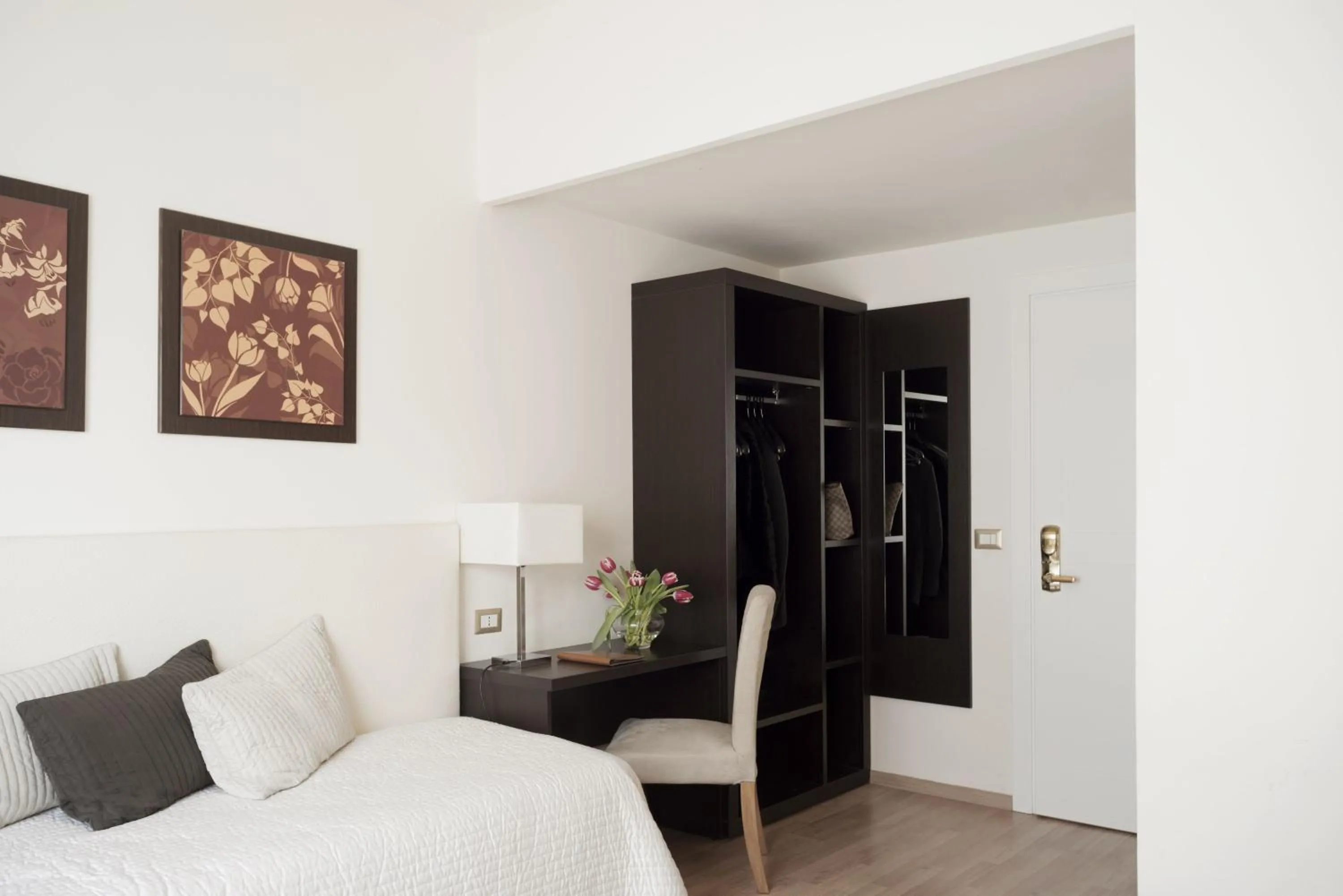 Bedroom, Bed in Hotel Aurora