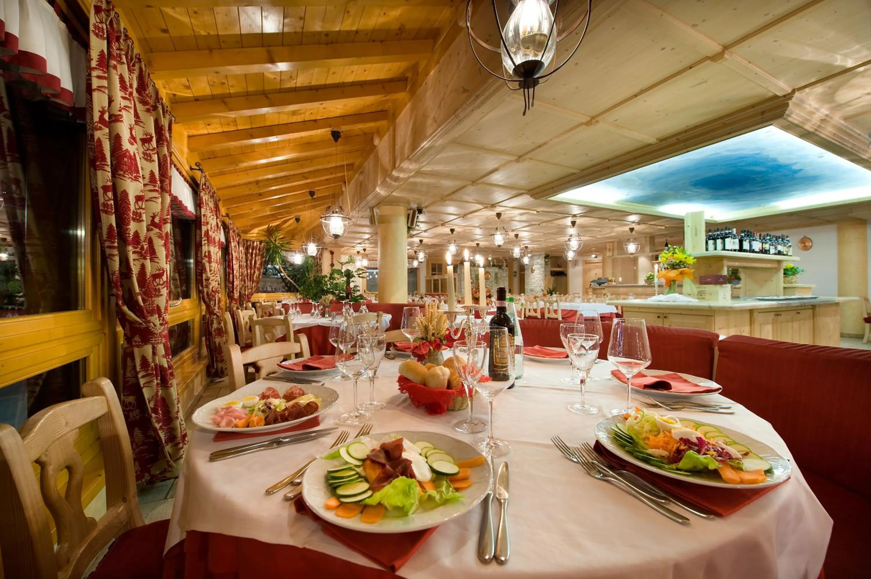 Restaurant/places to eat in Boscone Suite Hotel