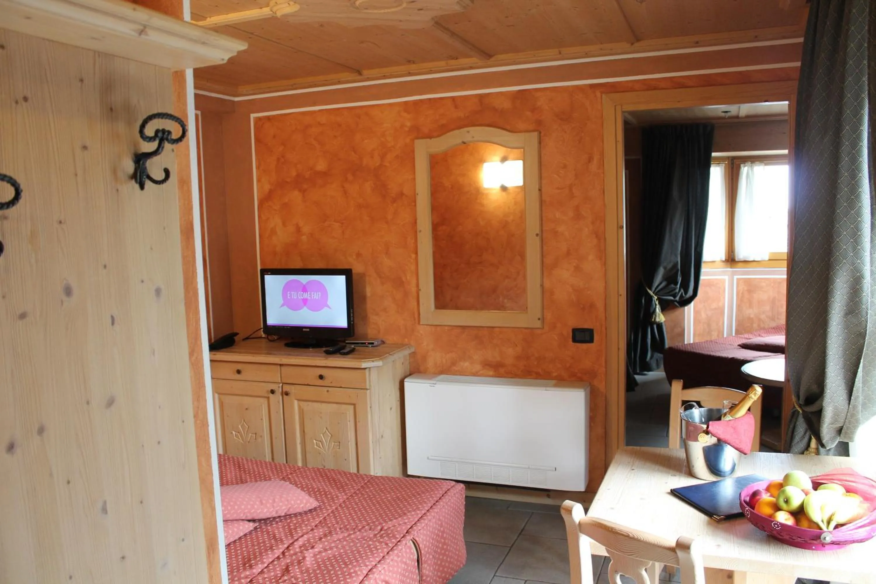 Decorative detail in Boscone Suite Hotel