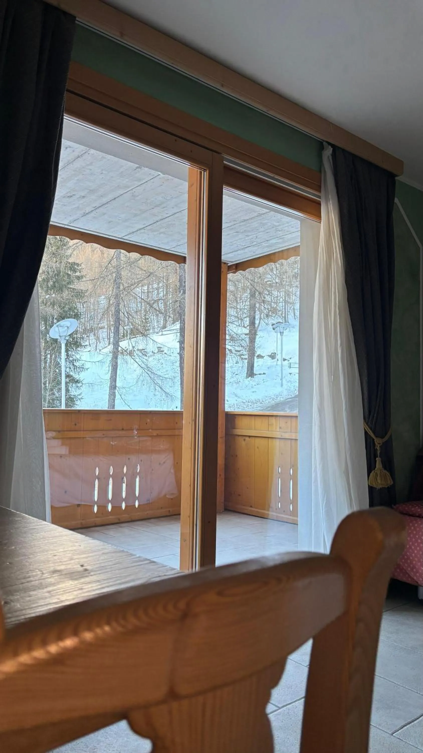 Photo of the whole room, Bed in Boscone Suite Hotel