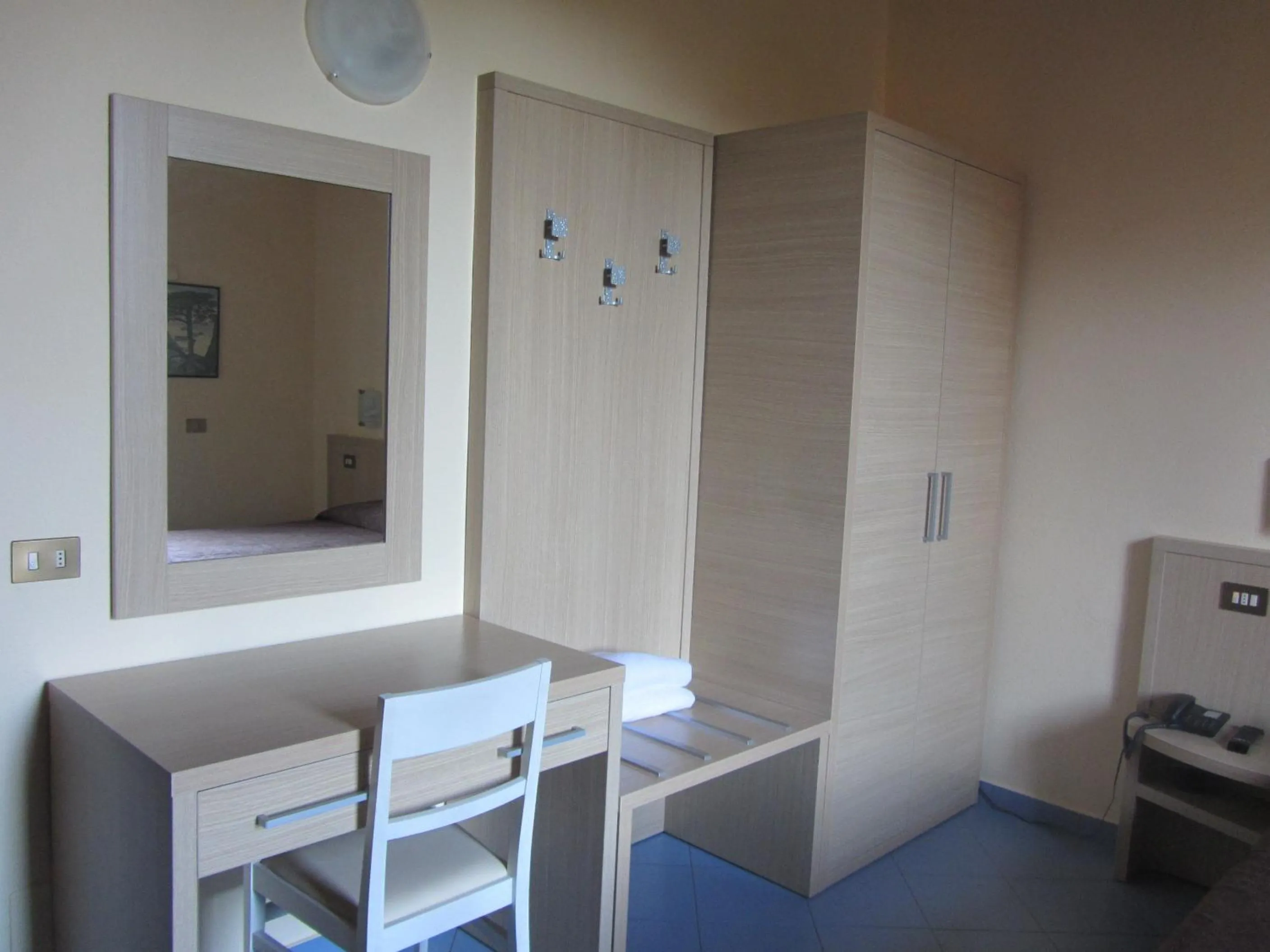 Photo of the whole room in Hotel Nizza