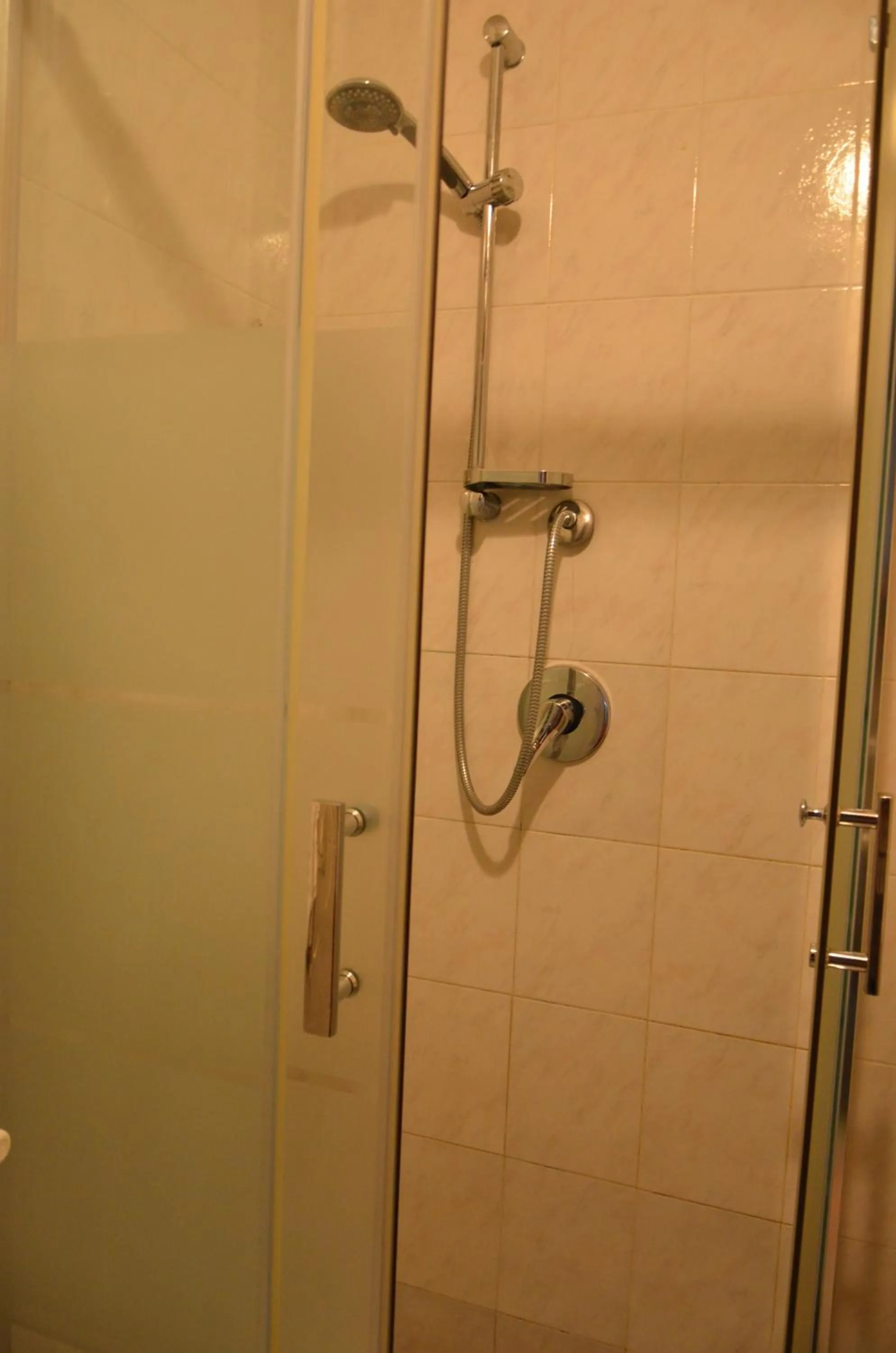Shower in Hotel Nizza