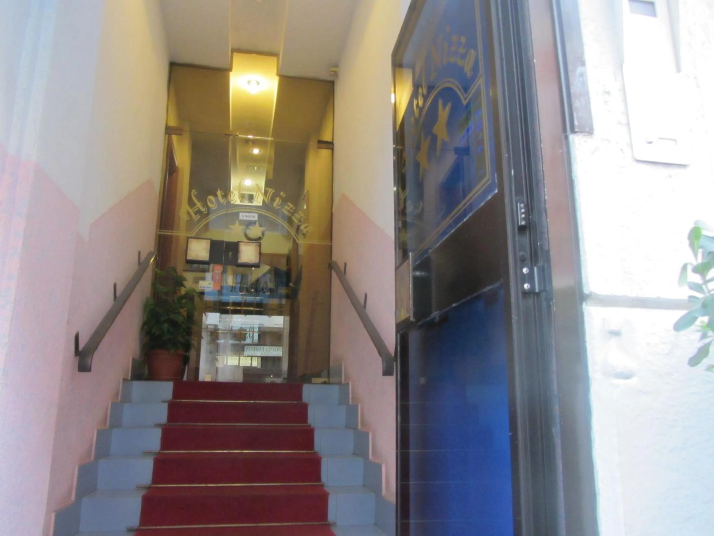 Facade/entrance in Hotel Nizza