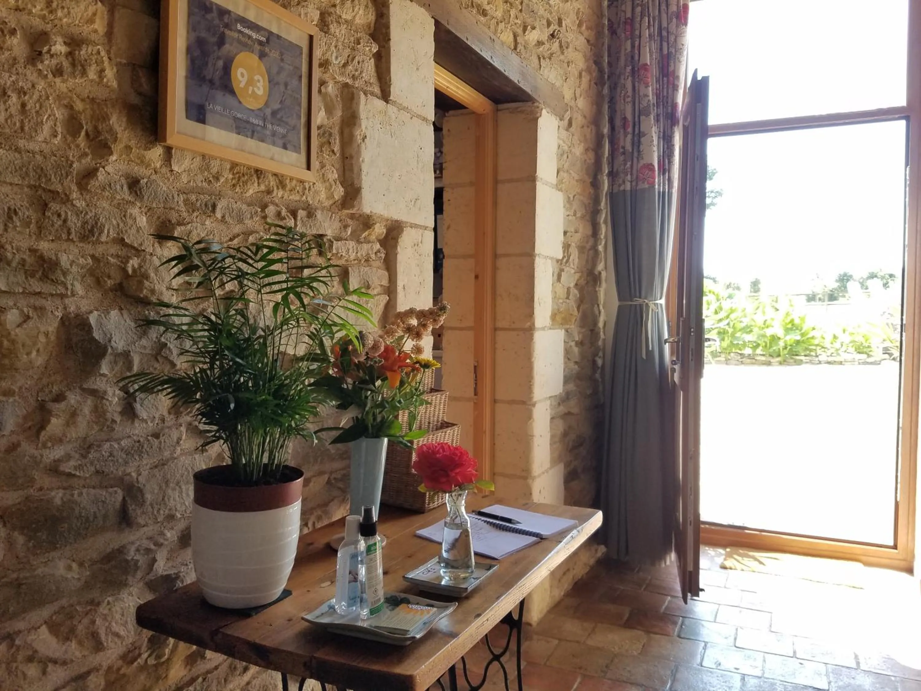 Property building in La Vieille Gorce Chambres d'Hôtes near Civray