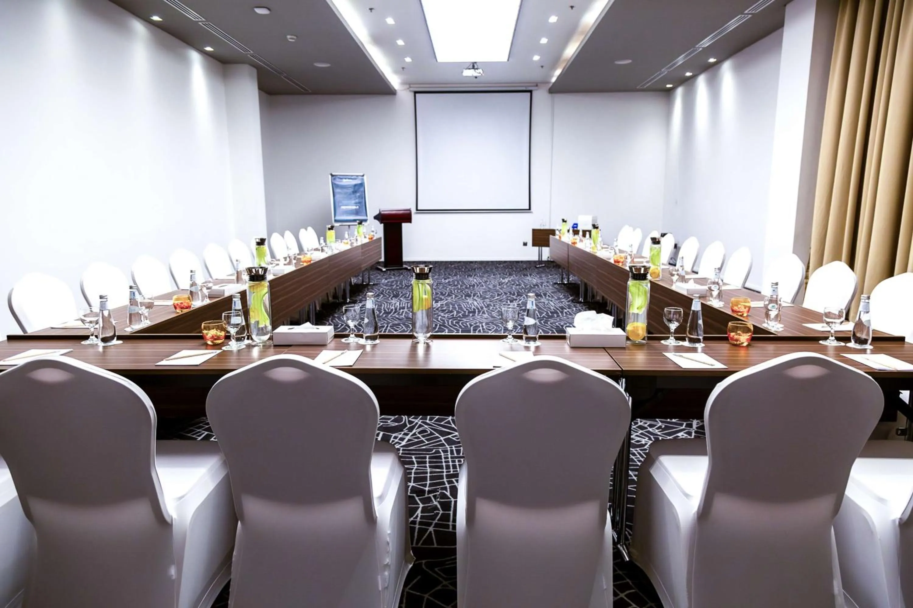 Meeting/conference room in Radisson Hotel & Apartments Dammam Industrial City