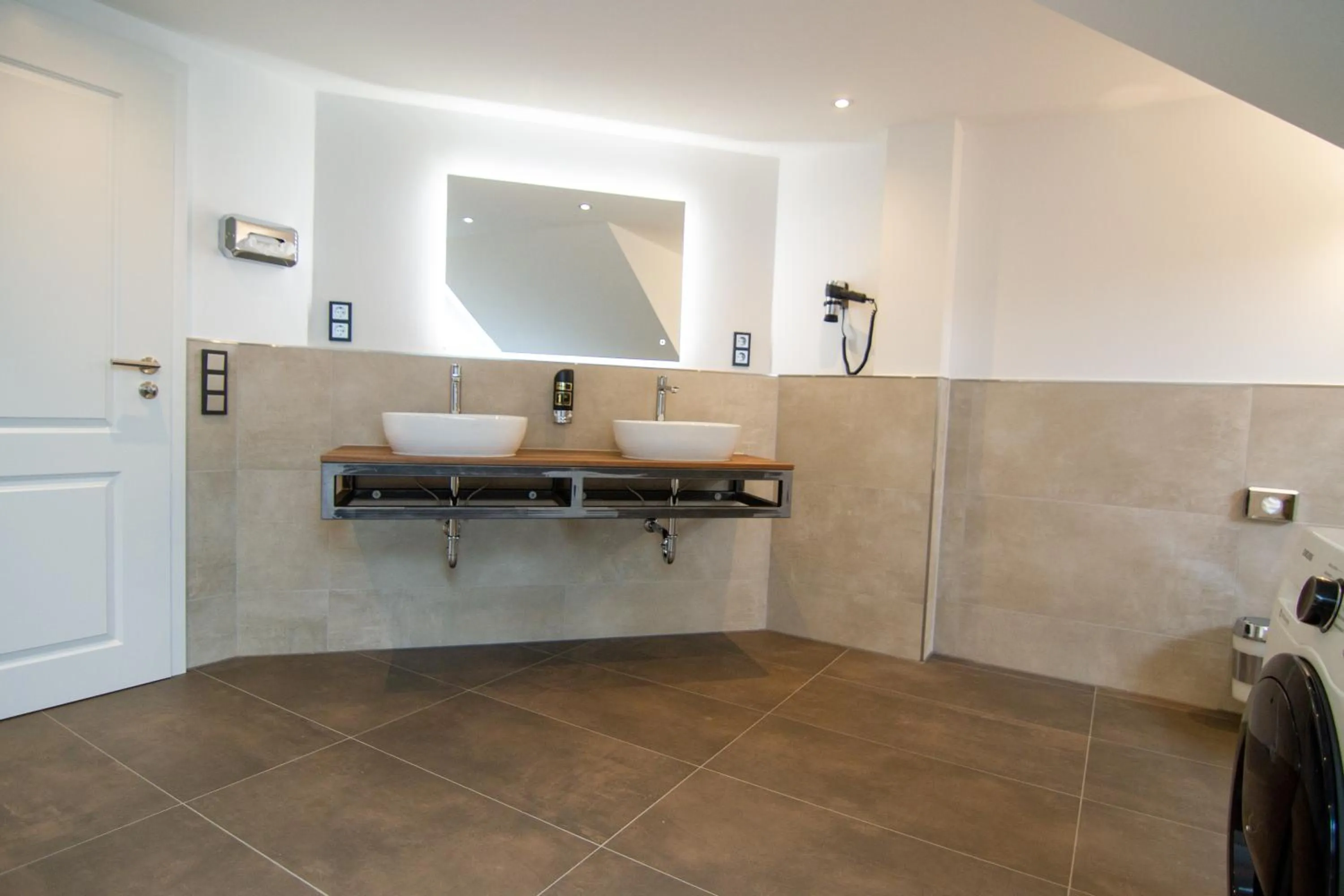 Bathroom in Schiefer Suite Hotel & Apartments