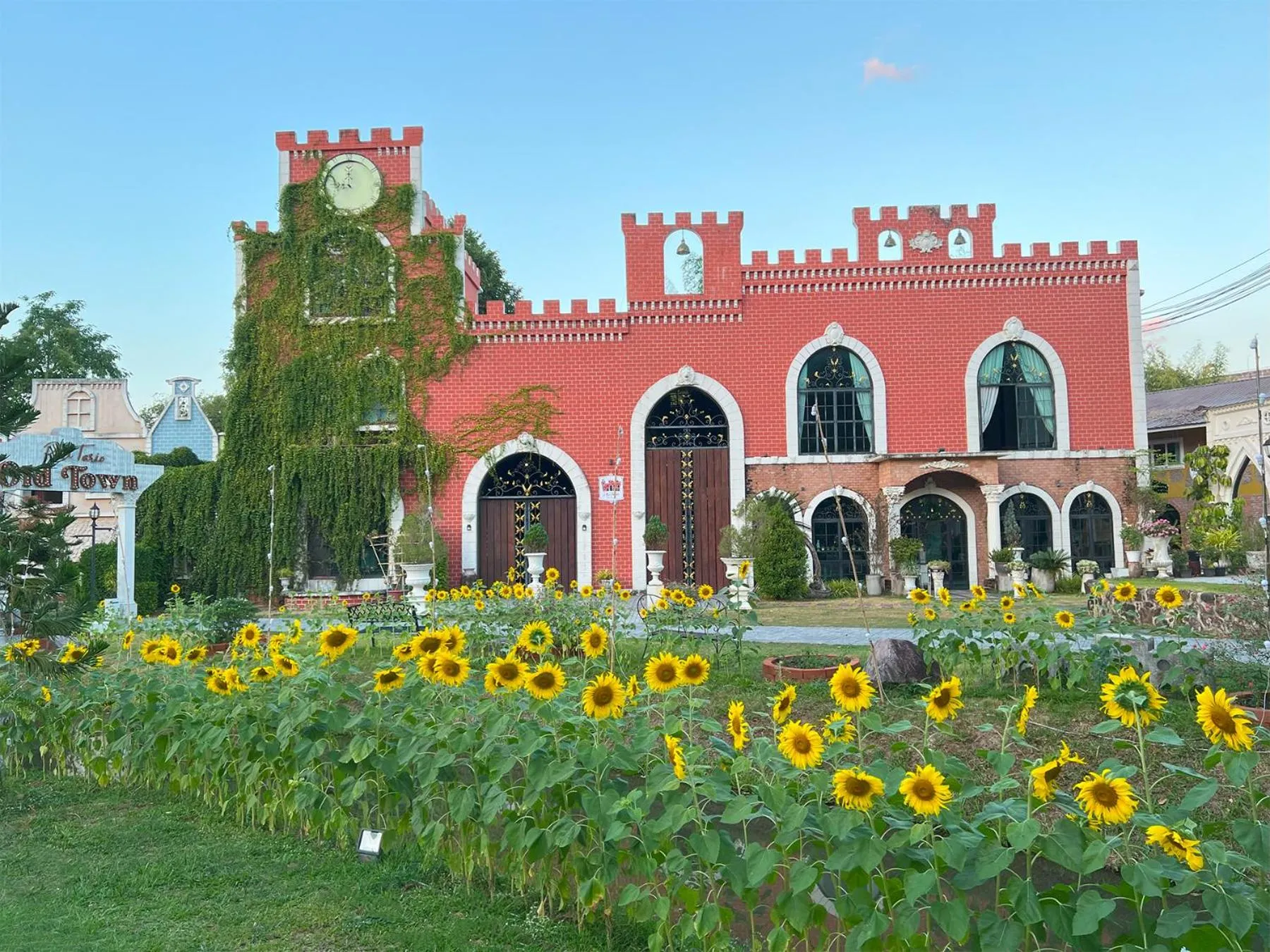 Restaurant/places to eat in Phuiyara Resort