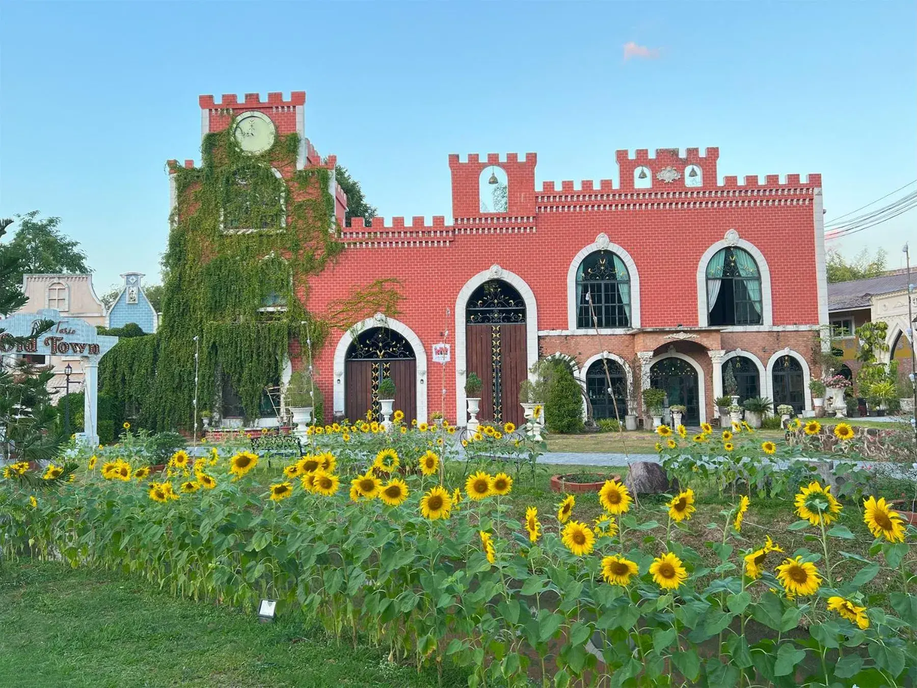 Restaurant/places to eat in Phuiyara Resort Restaurant/places to eat in Phuiyara Resort