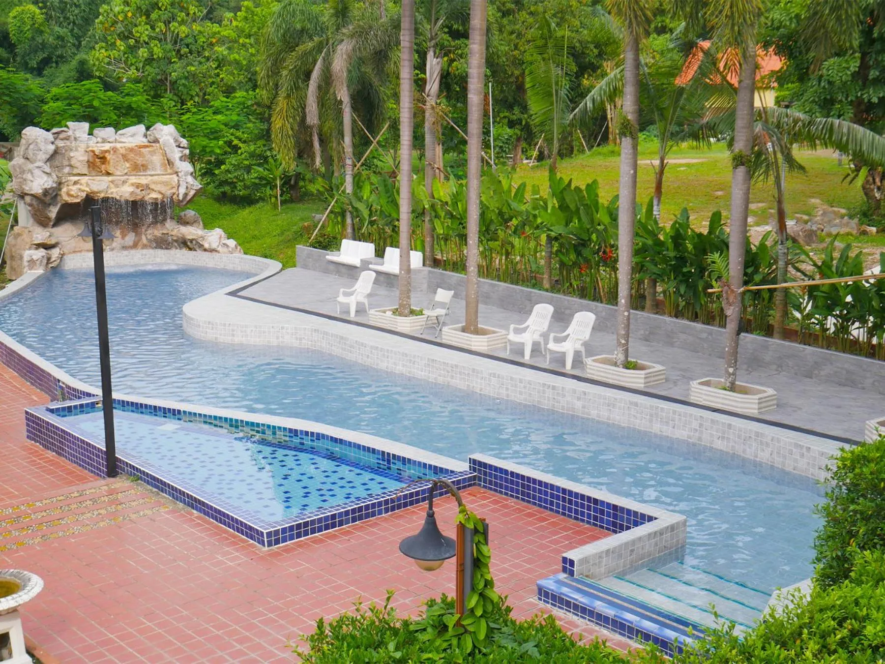 Day in Phuiyara Resort