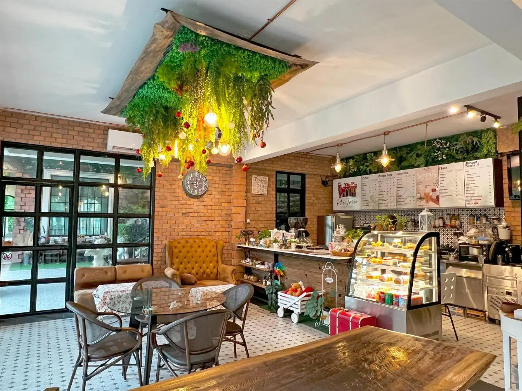 Restaurant/places to eat in Phuiyara Resort Restaurant/places to eat in Phuiyara Resort