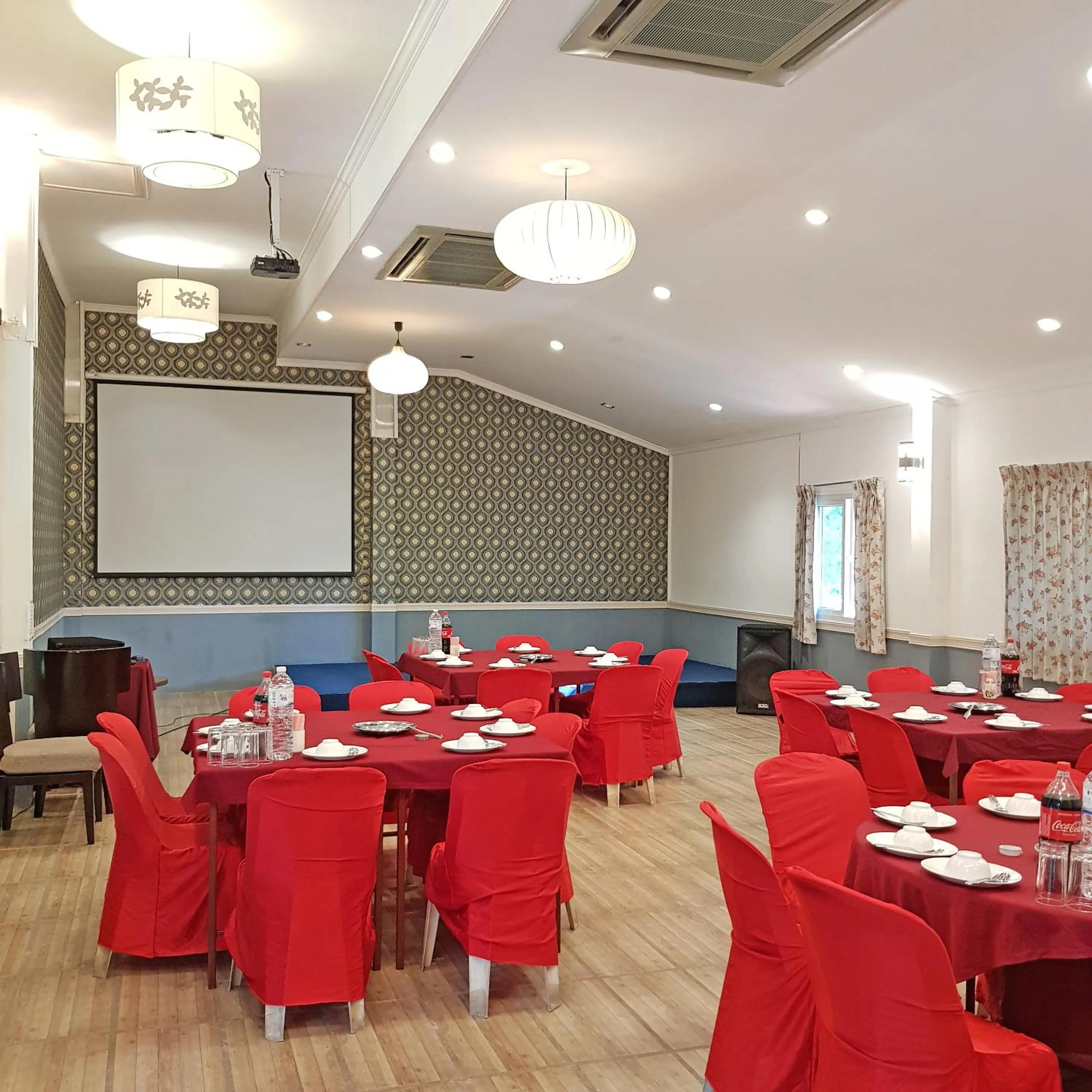 Karaoke in Phuiyara Resort