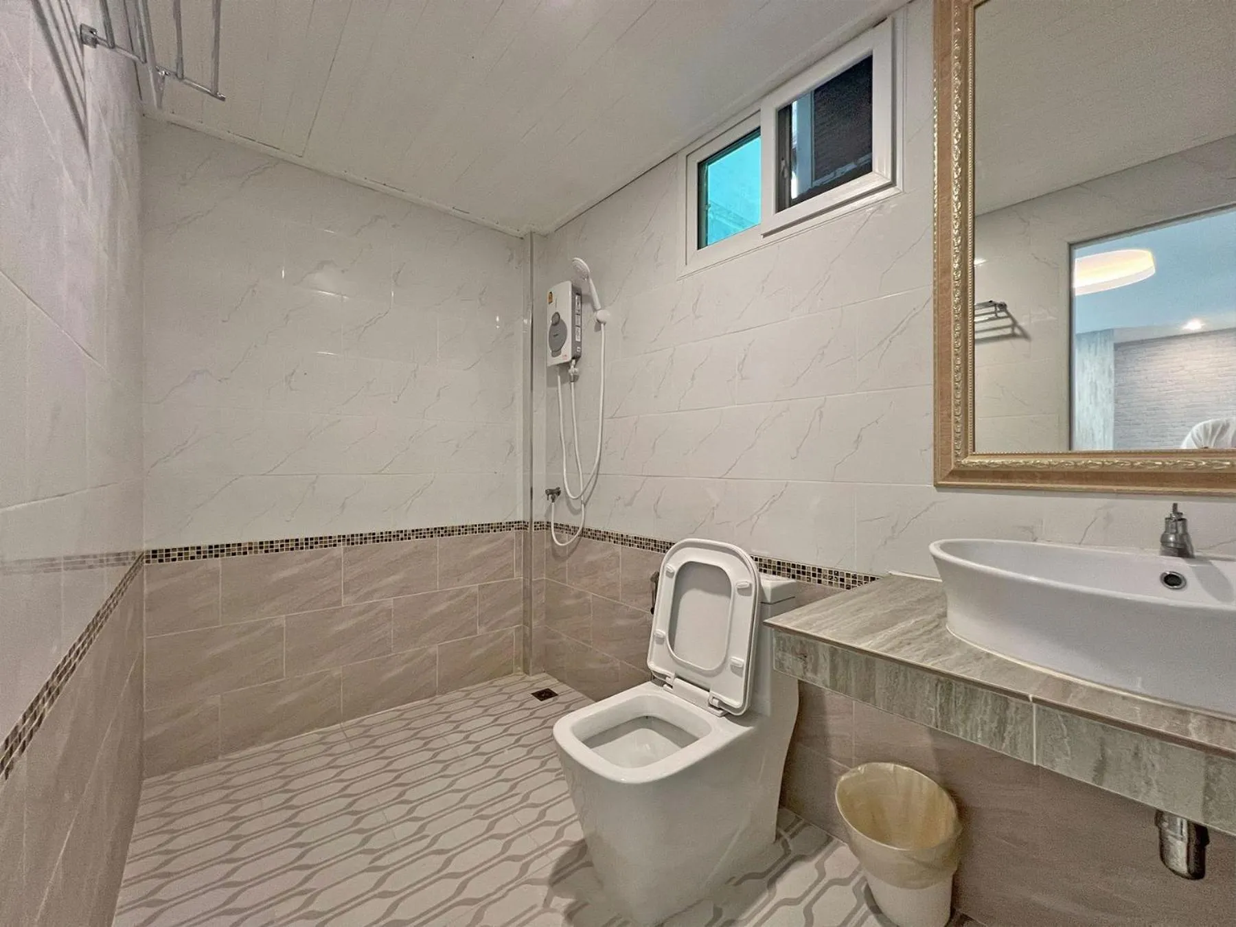 Shower in Phuiyara Resort