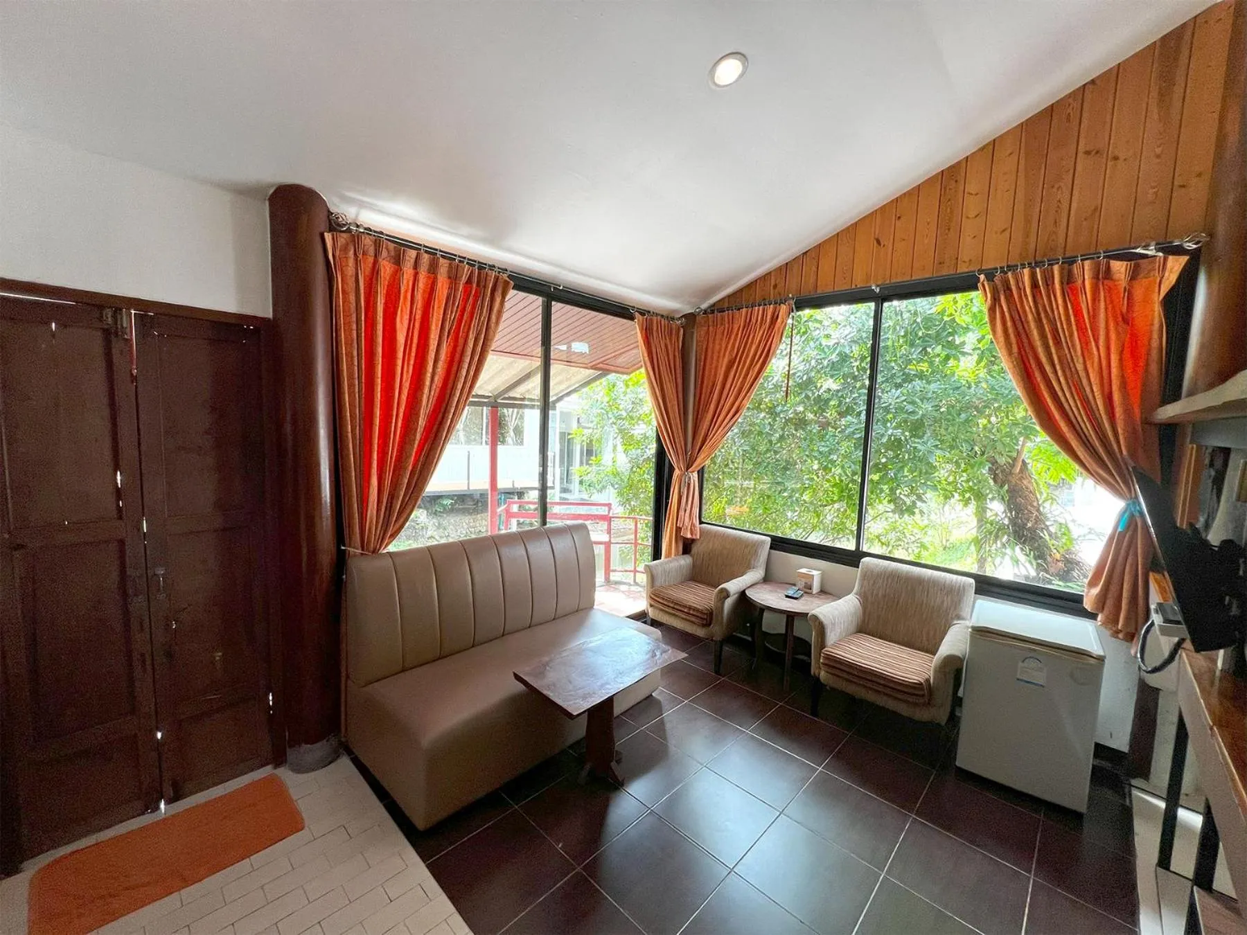 TV and multimedia in Phuiyara Resort