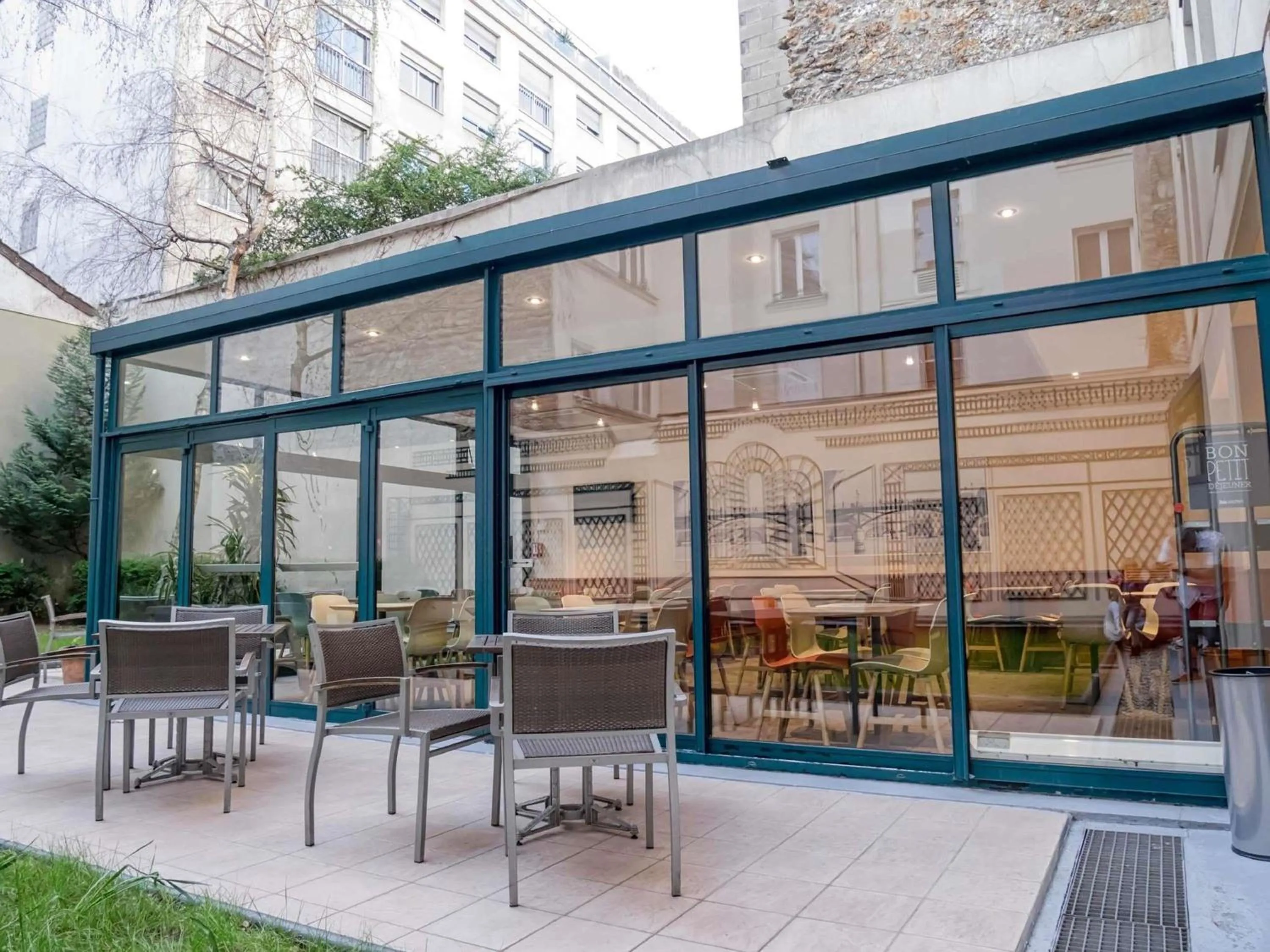 Property building in ibis Paris Bastille Faubourg St Antoine