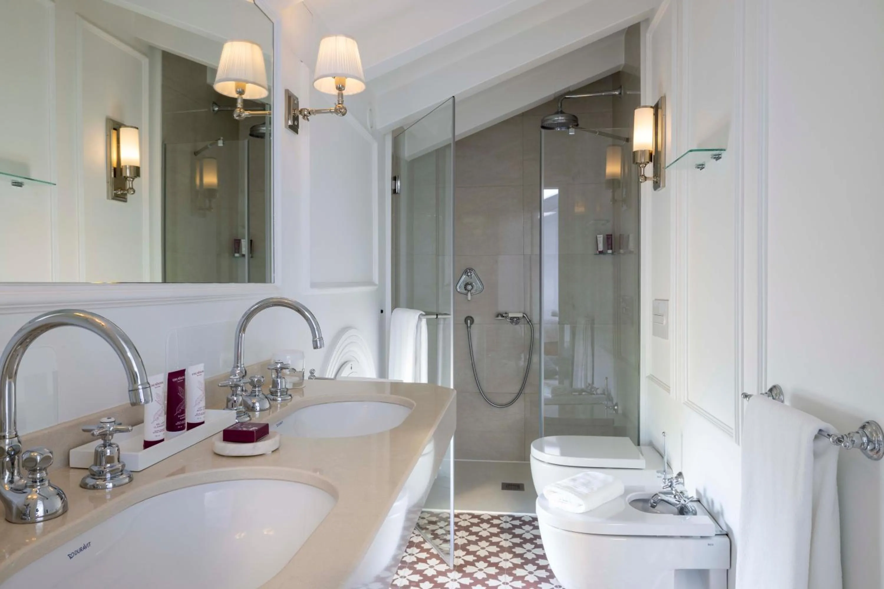 Bathroom in Villa Magalean Hotel & Spa