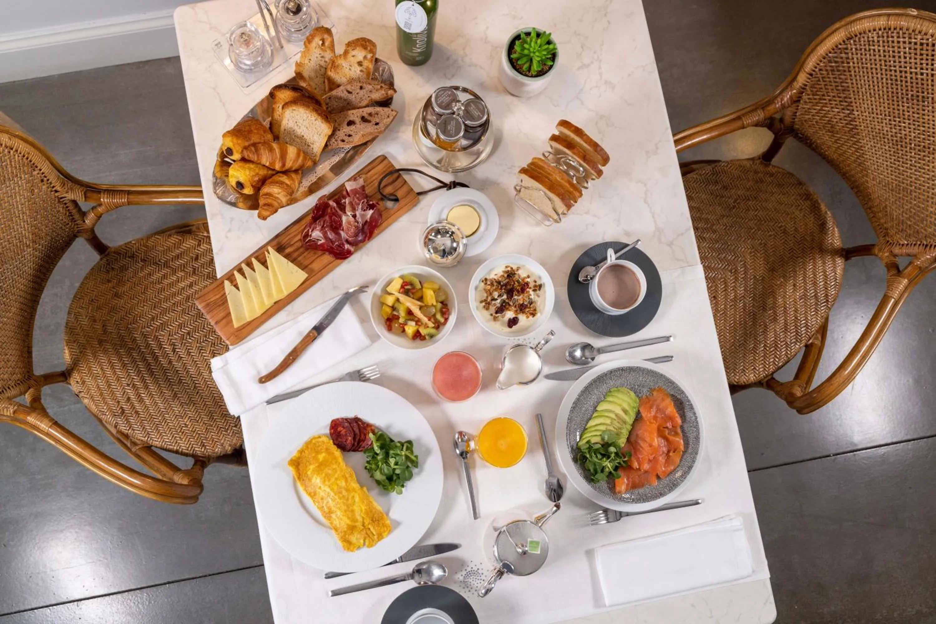 Breakfast in Villa Magalean Hotel & Spa