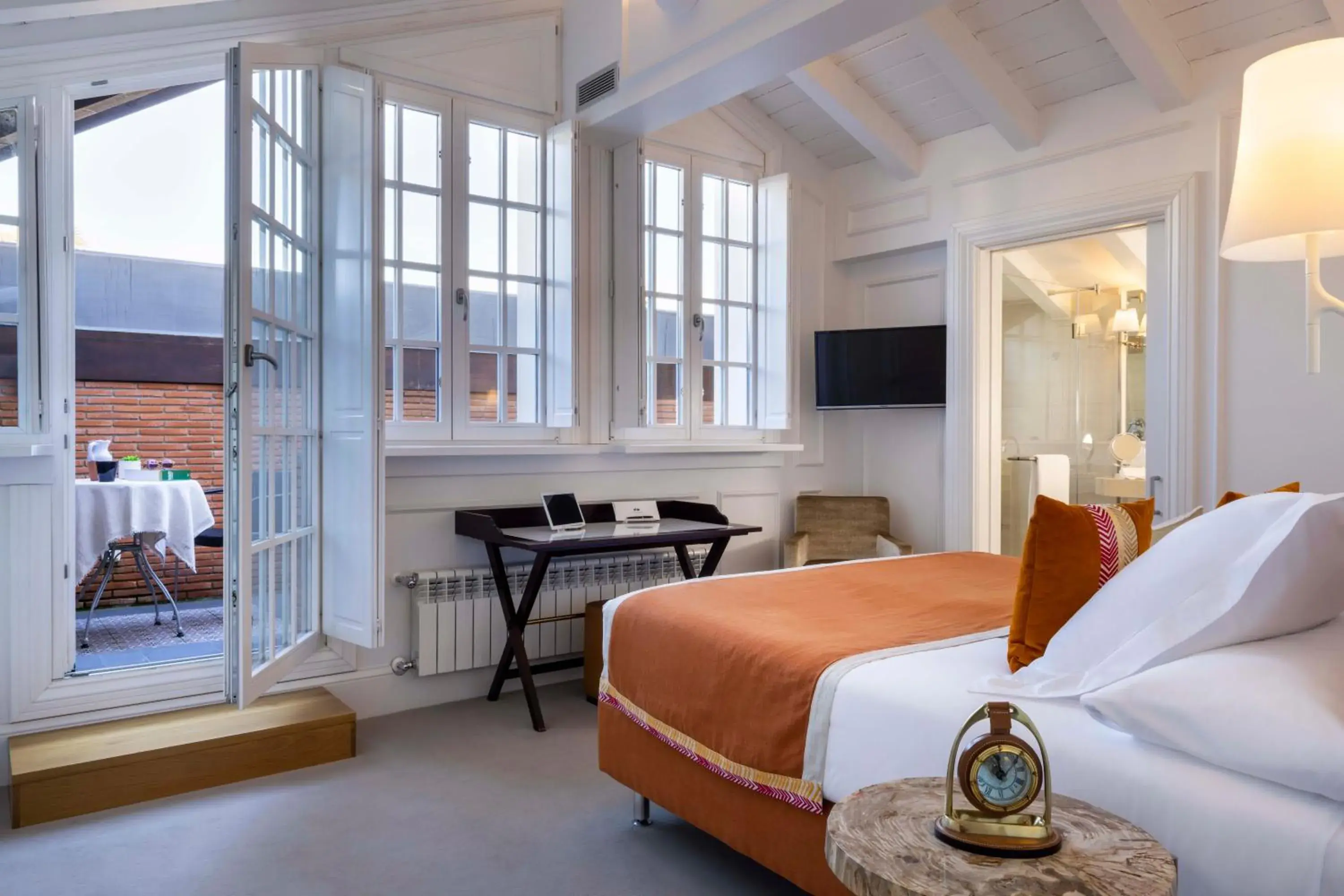 Superior Suite with Balcony in Villa Magalean Hotel & Spa Superior Suite with Balcony in Villa Magalean Hotel & Spa