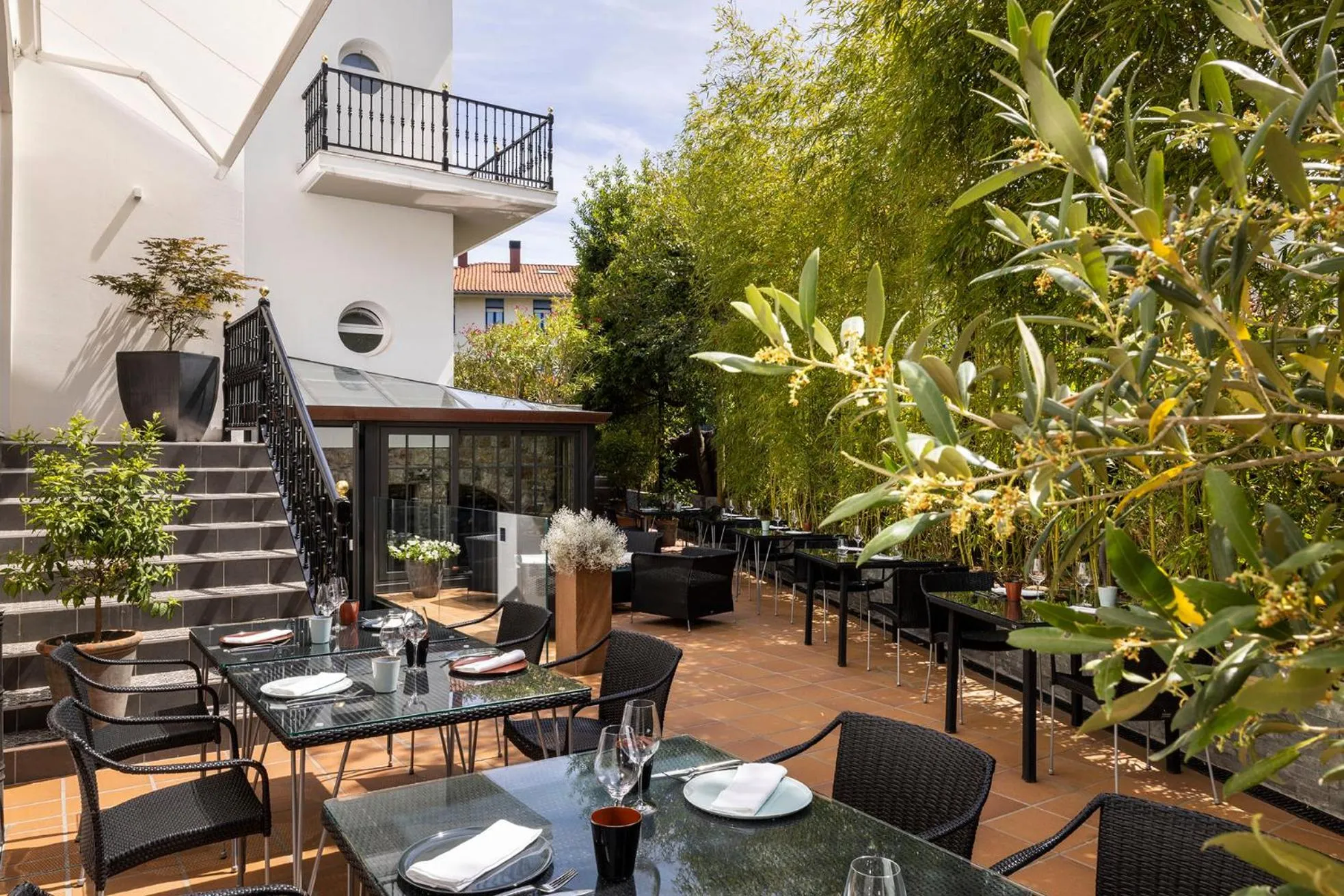 Restaurant/places to eat in Villa Magalean Hotel & Spa