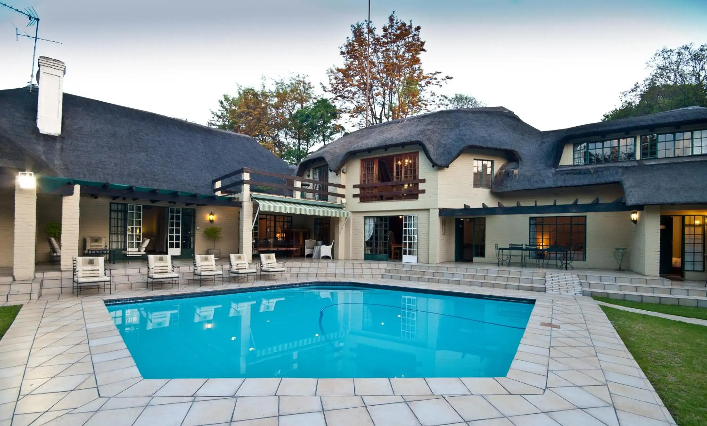 Swimming pool in Thatchfoord Lodge Swimming pool in Thatchfoord Lodge