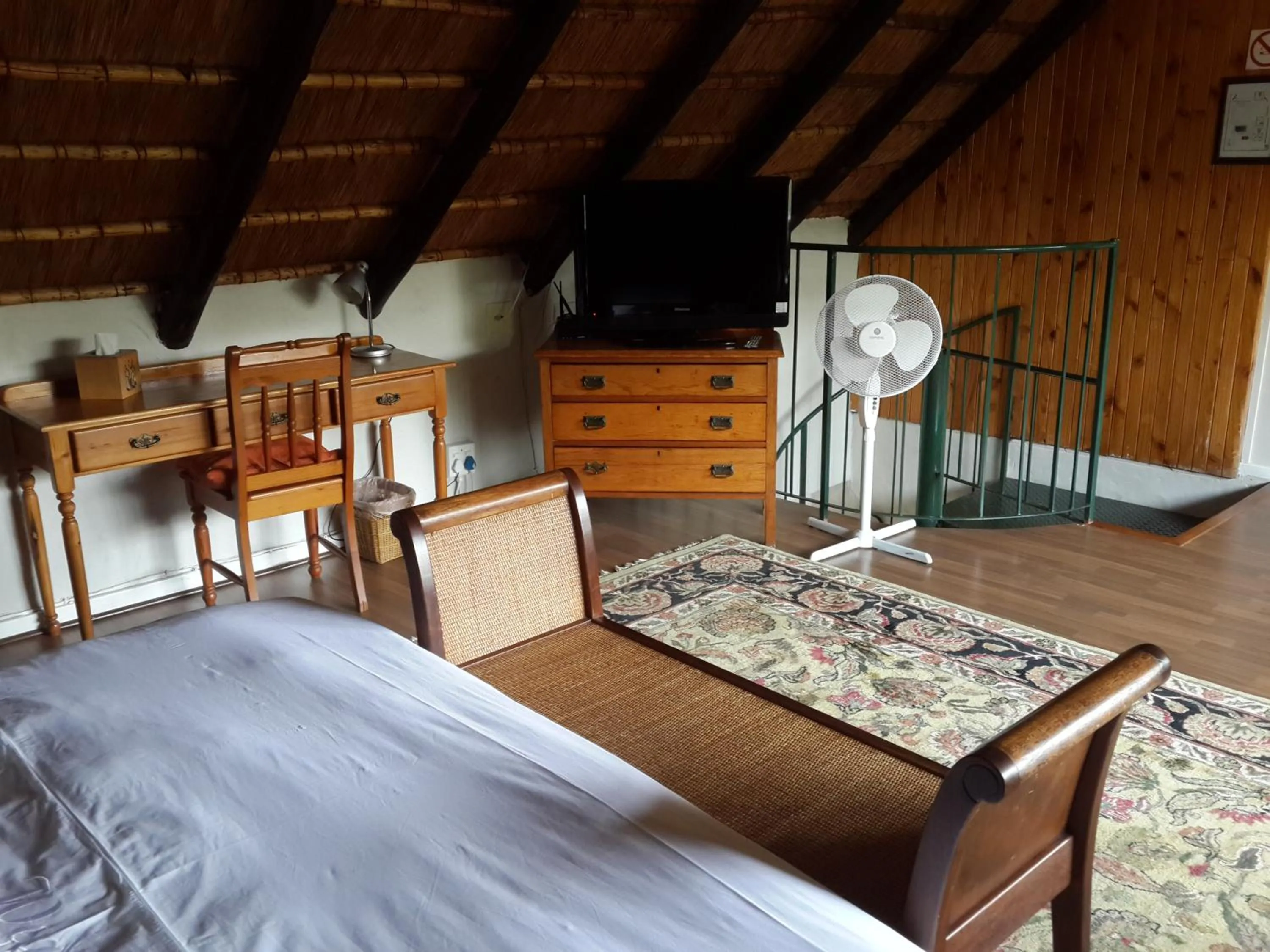 TV and multimedia, Bed in Thatchfoord Lodge