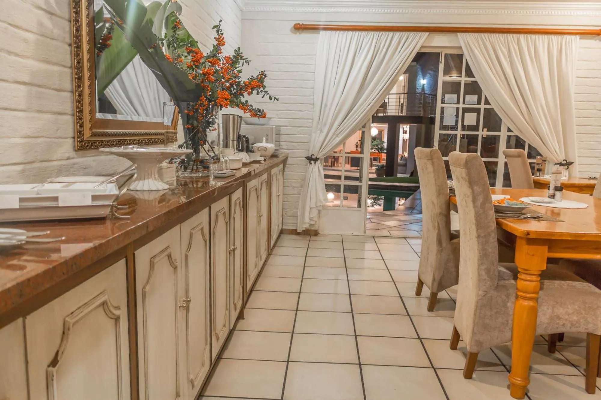 Dining area in Thatchfoord Lodge