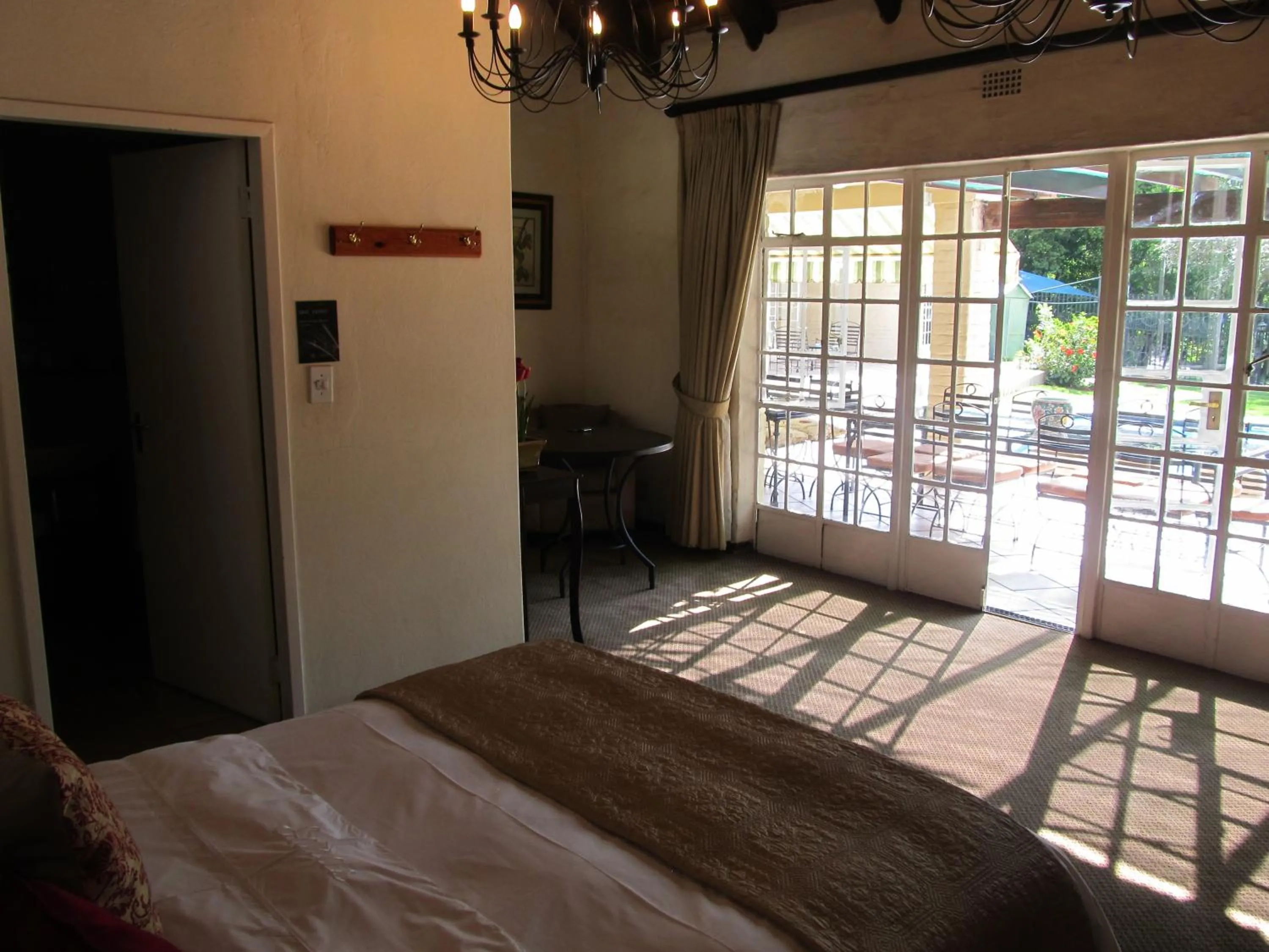 Photo of the whole room, Bed in Thatchfoord Lodge