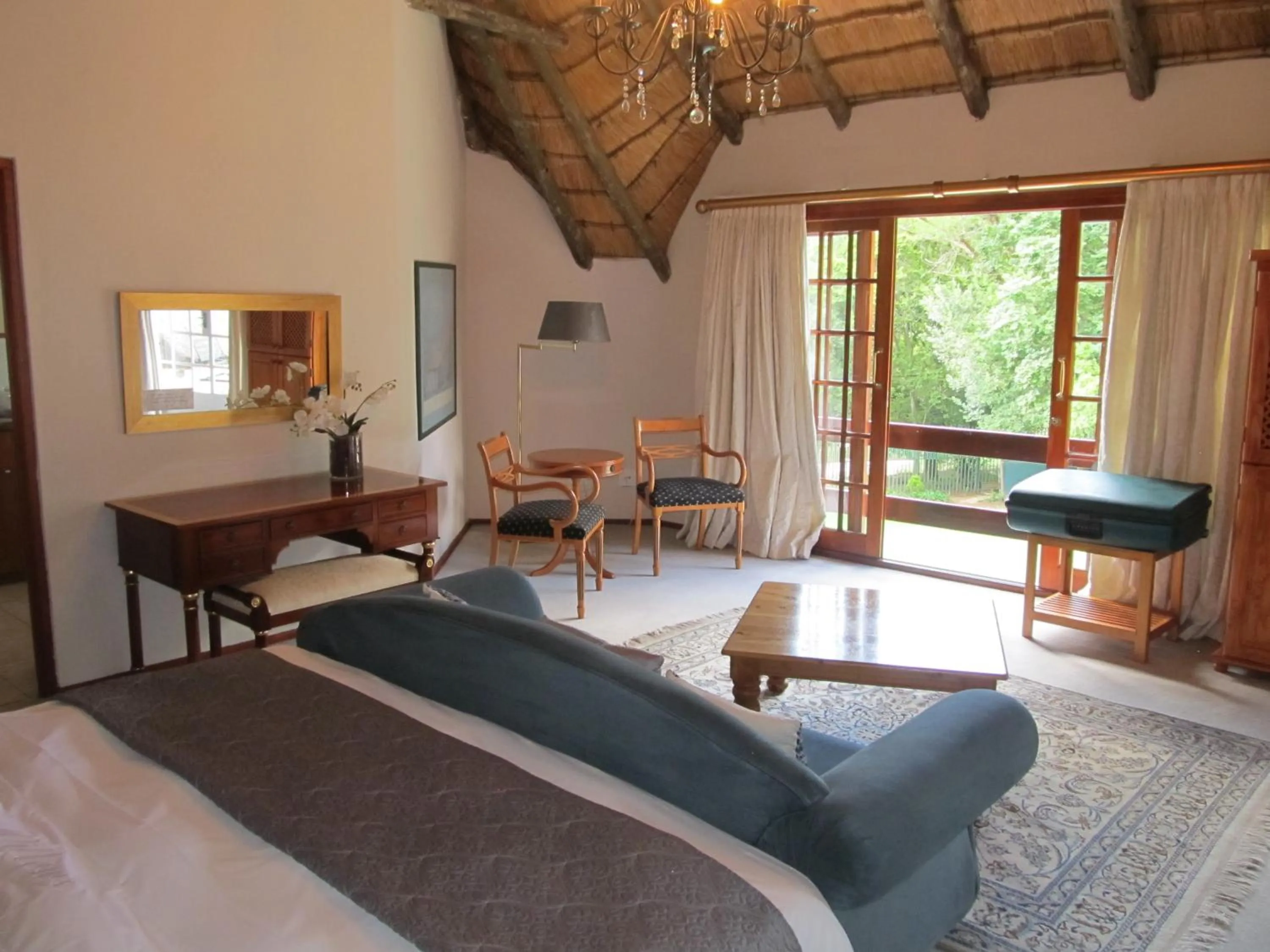 Photo of the whole room in Thatchfoord Lodge