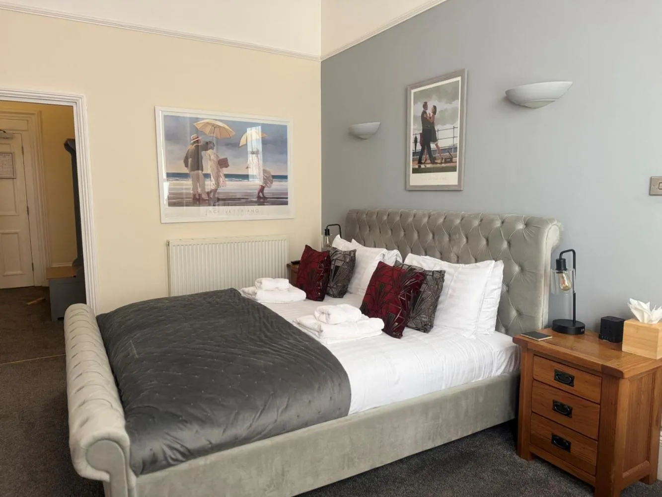 Bed in The Red Lion Hotel