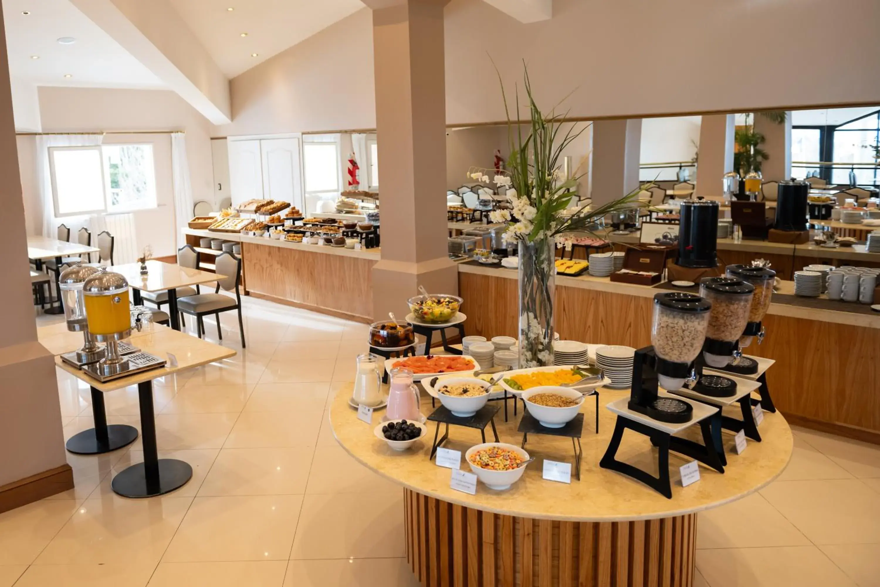 Buffet breakfast in Lagos Del Calafate Buffet breakfast in Lagos Del Calafate