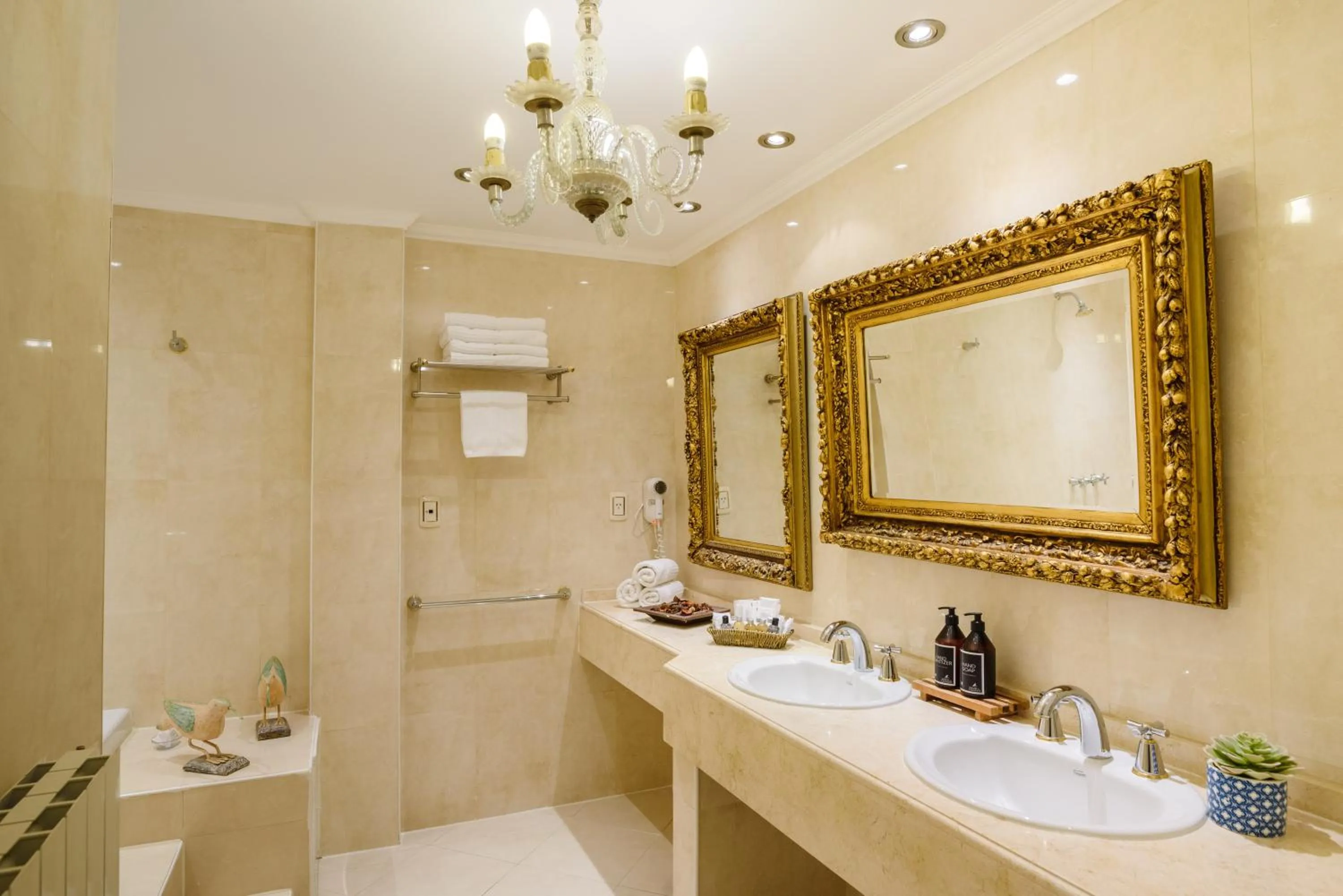 Toilet in Lagos Del Calafate