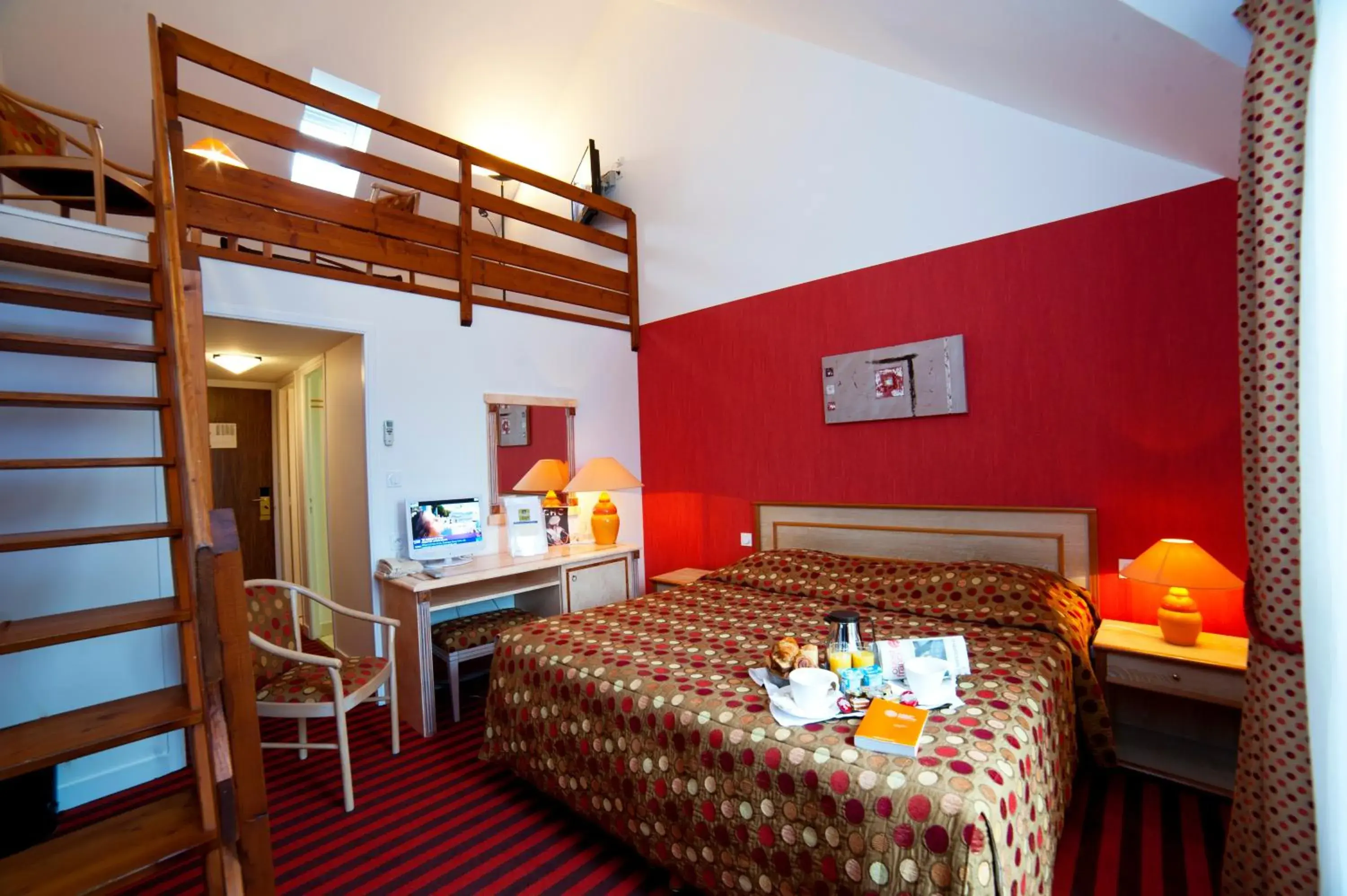 Bed in Logis Hôtel Restaurant Relais Du Gué De Selle Bed in Logis Hôtel Restaurant Relais Du Gué De Selle