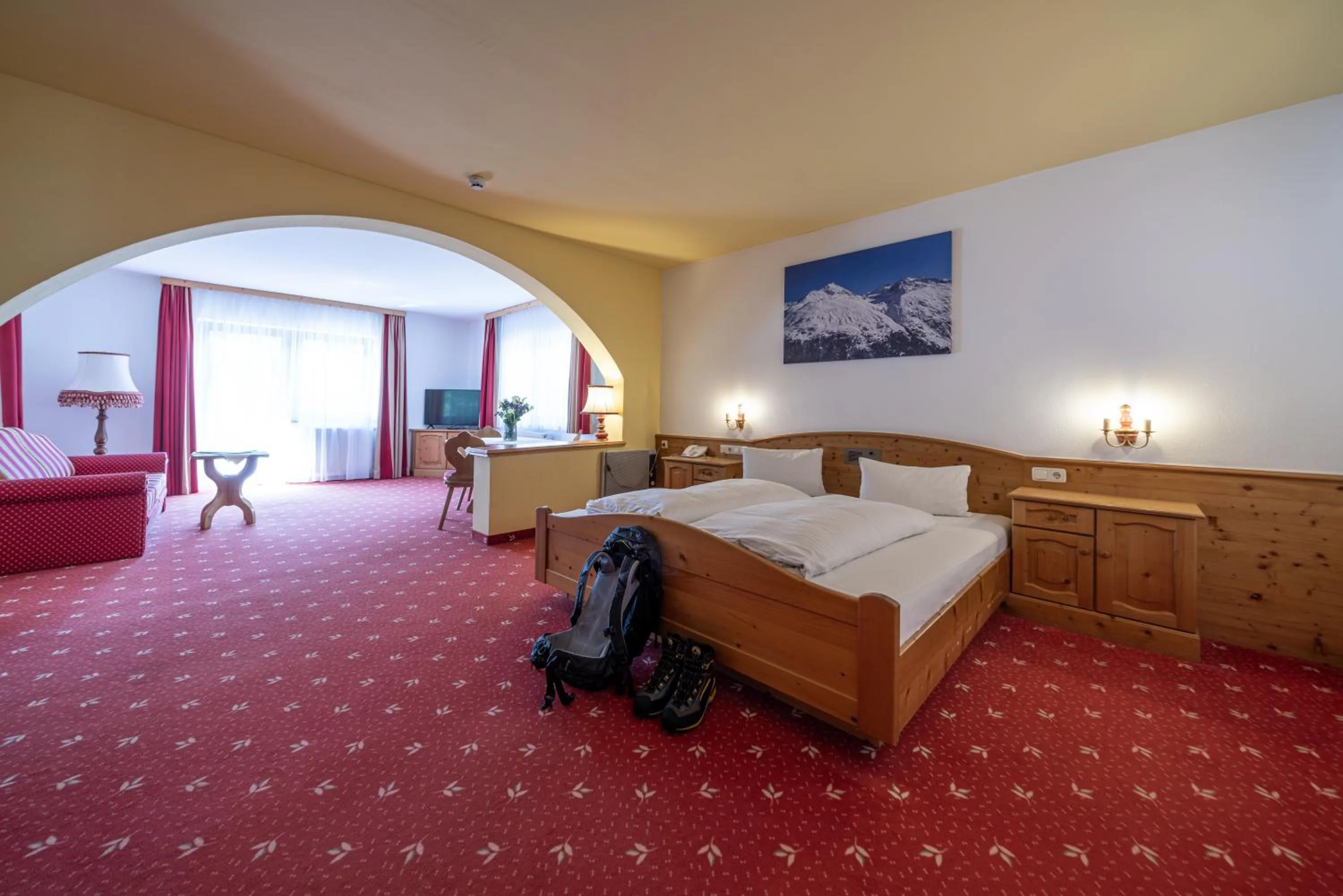 Photo of the whole room, Bed in Hotel Similaun