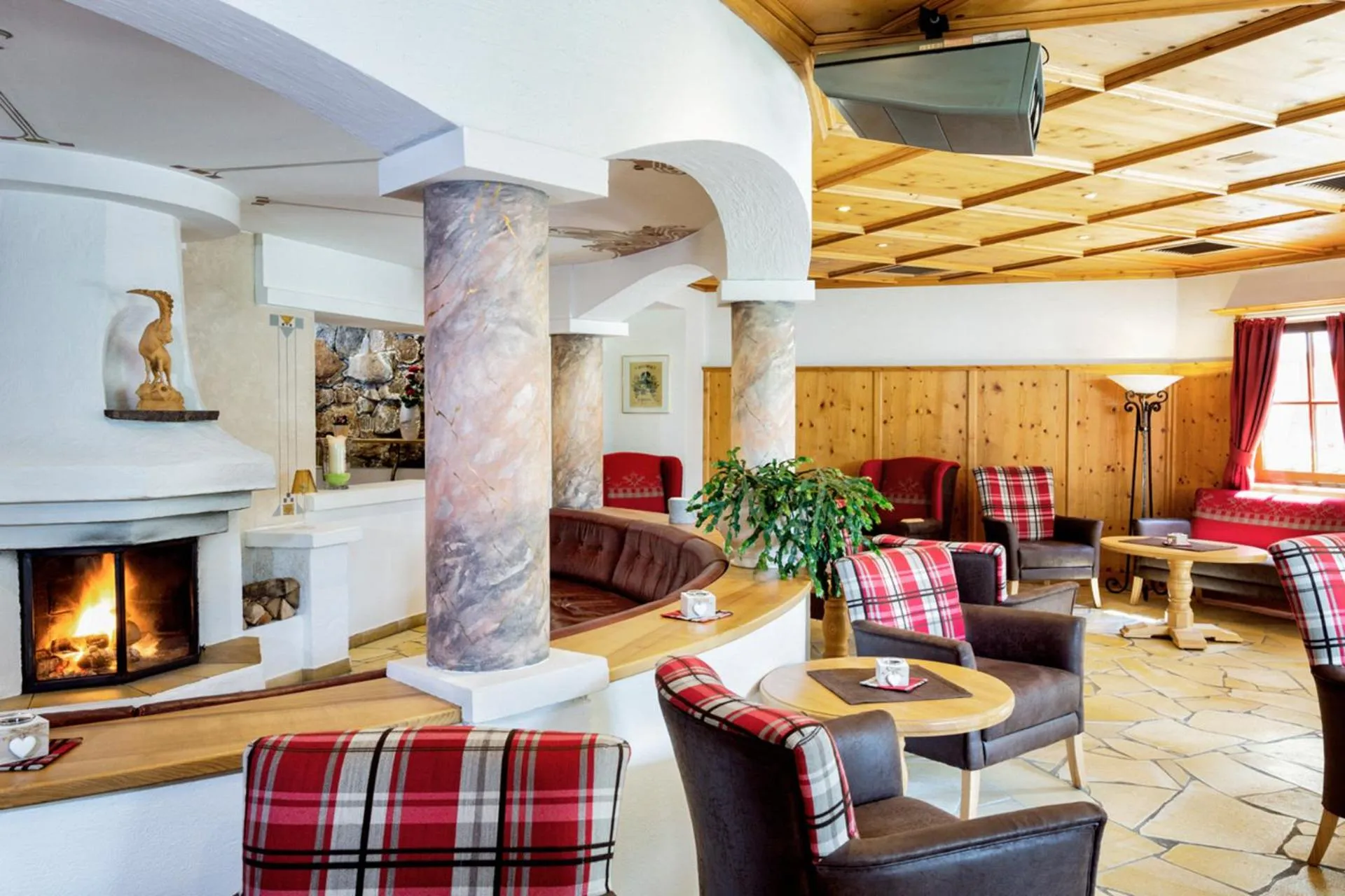 Lounge or bar in Hotel Similaun