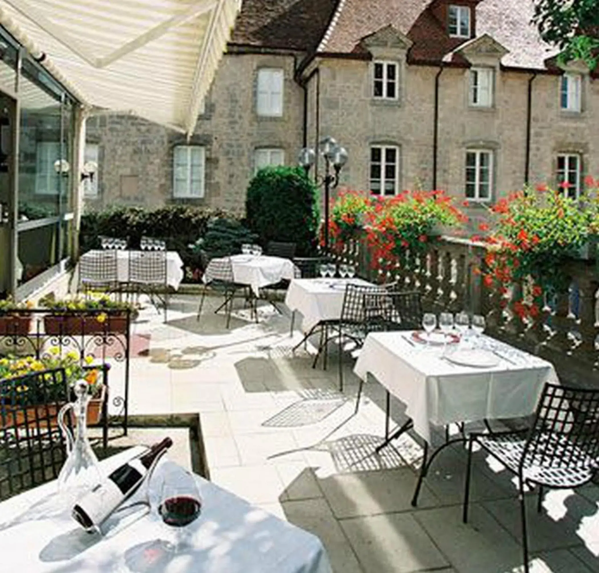 Logis Hôtel Le Cheval Blanc Logis Hôtel Le Cheval Blanc