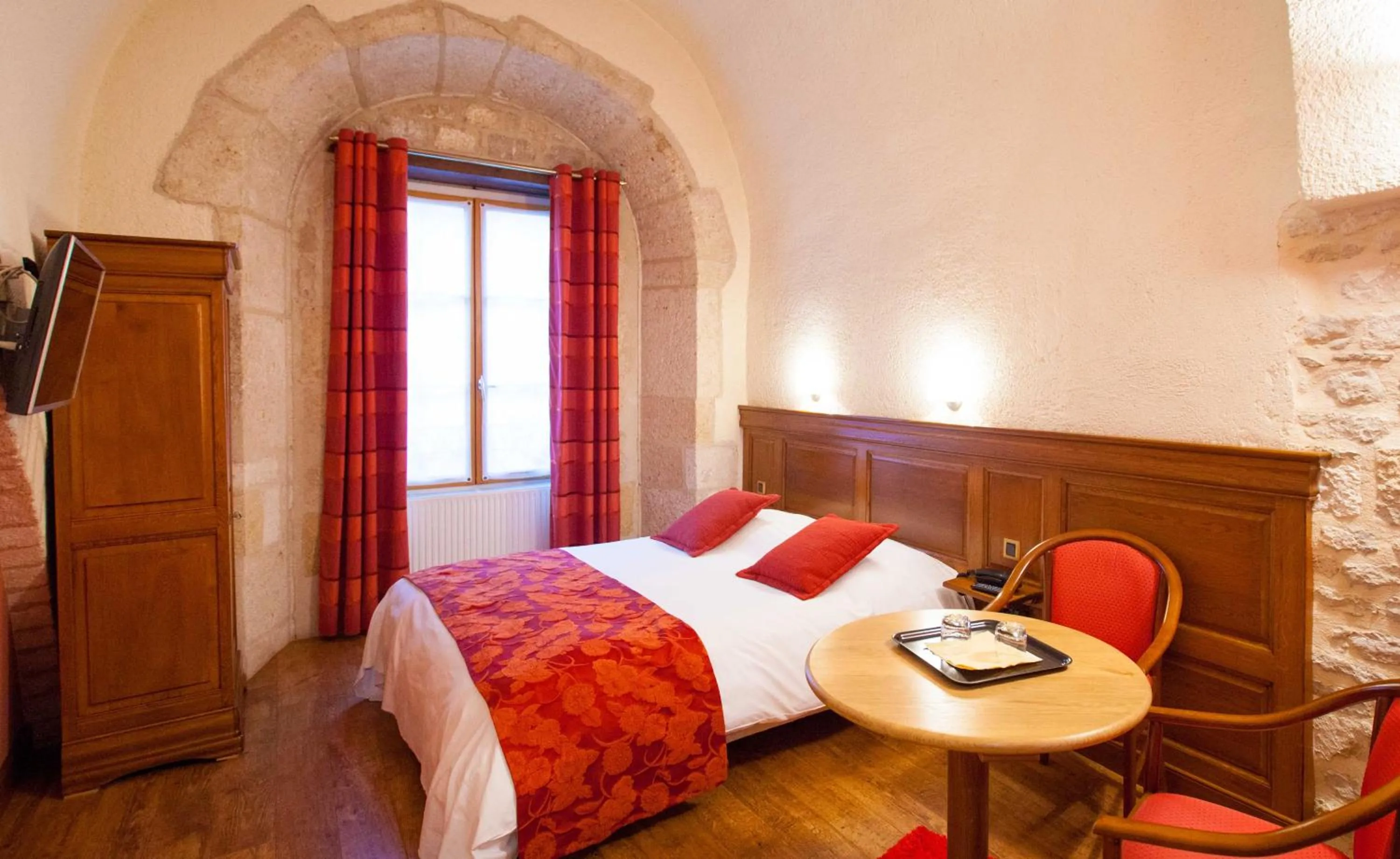 Logis Hôtel Le Cheval Blanc