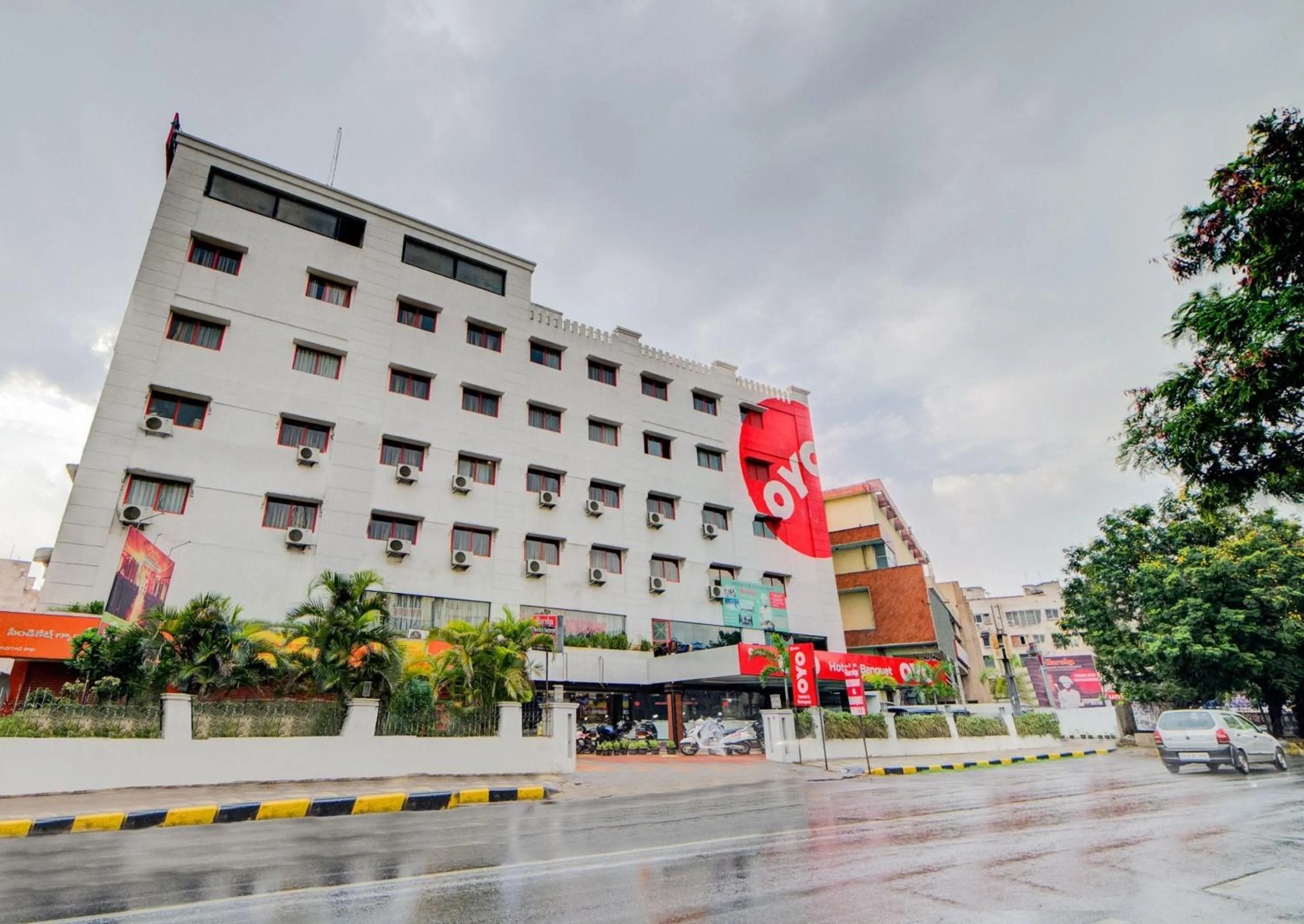 Facade/entrance in Hotel O Kachiguda Railway Station
